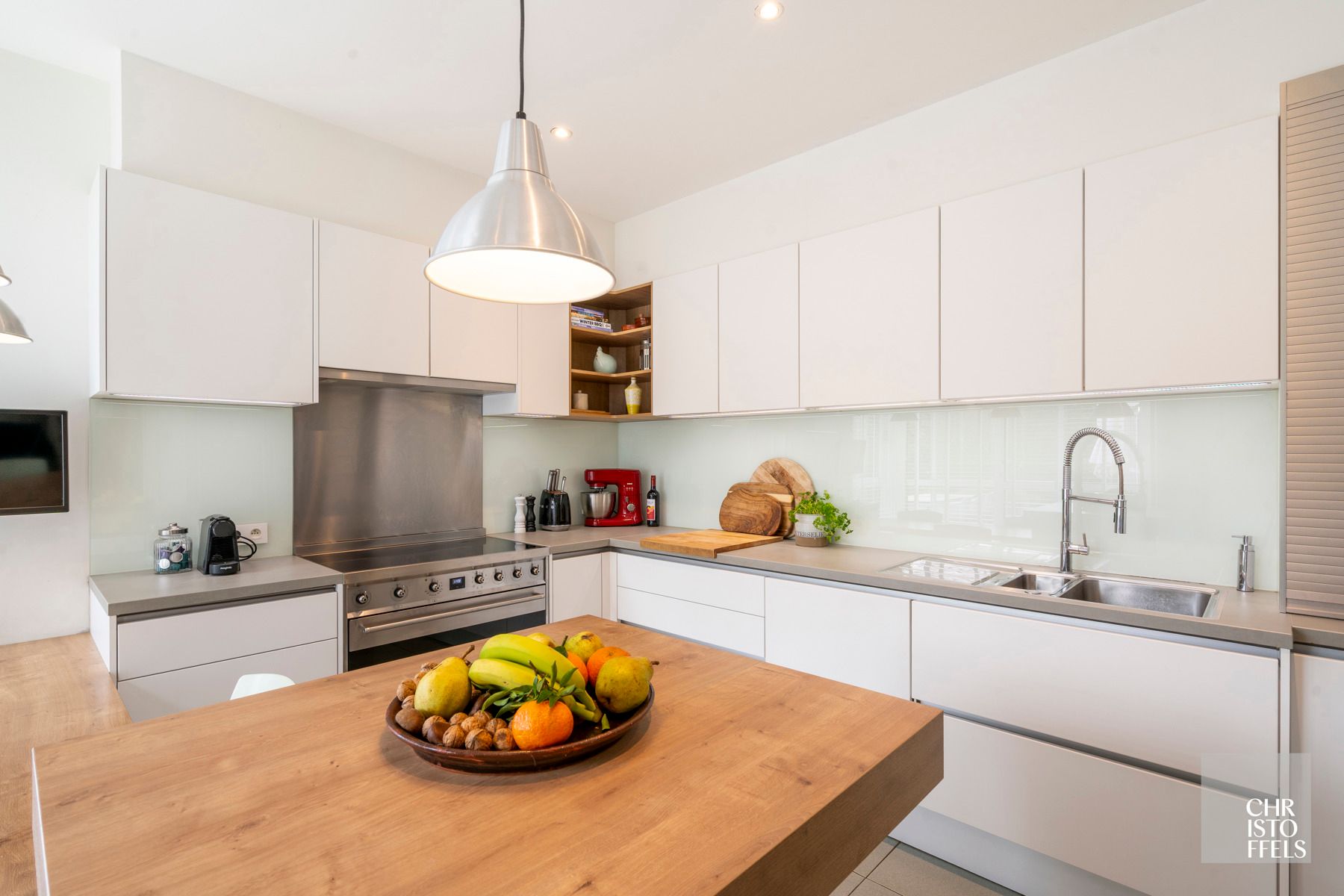 Uitzonderlijke villa van 320m2 gelegen in het pittoreske Leut, op een boogscheut van de Maas! foto 16