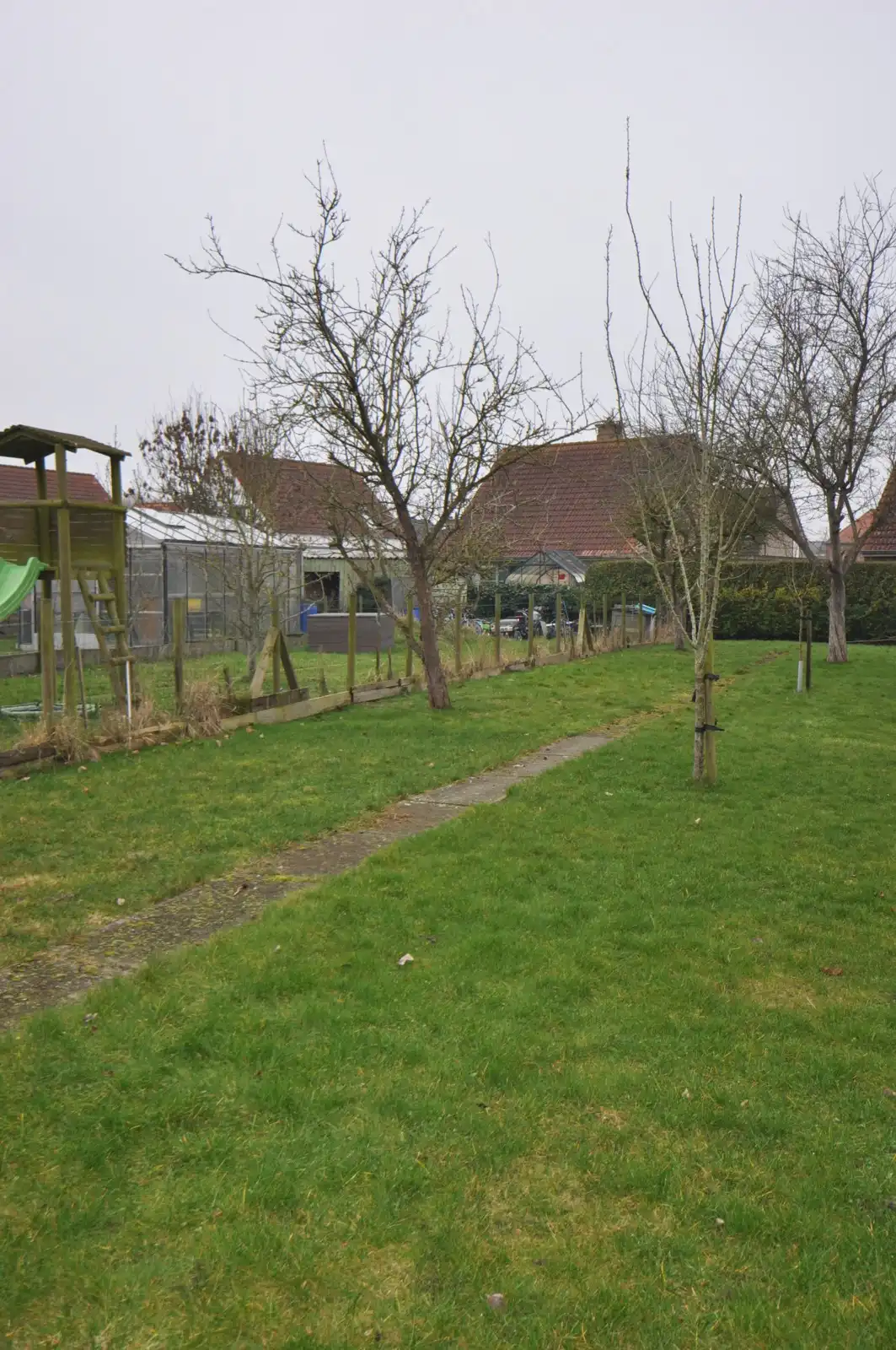 Te renoveren woning met grote zongerichte tuin ! foto 16