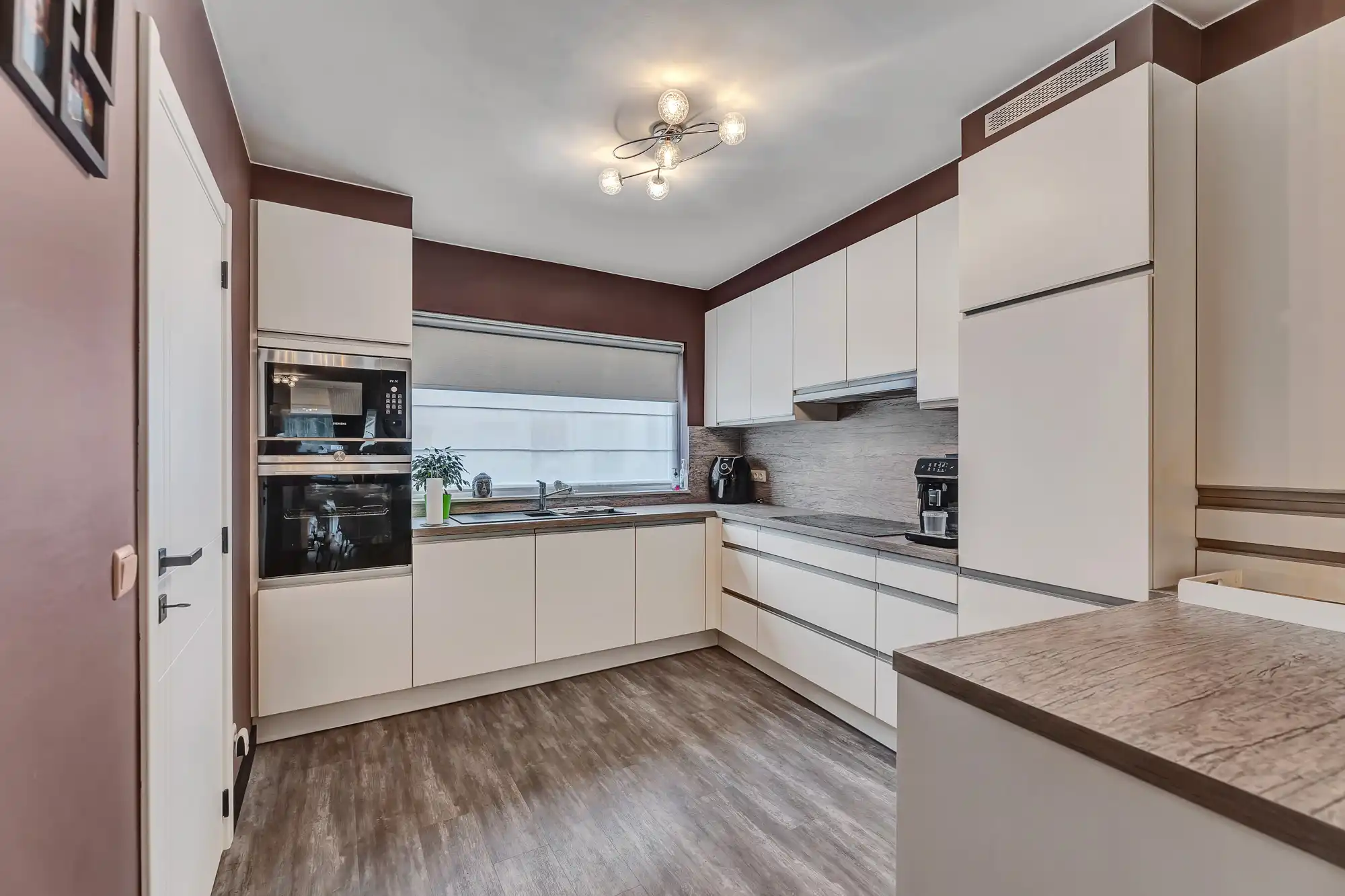 Instapklare woning met garage en tuin foto 6