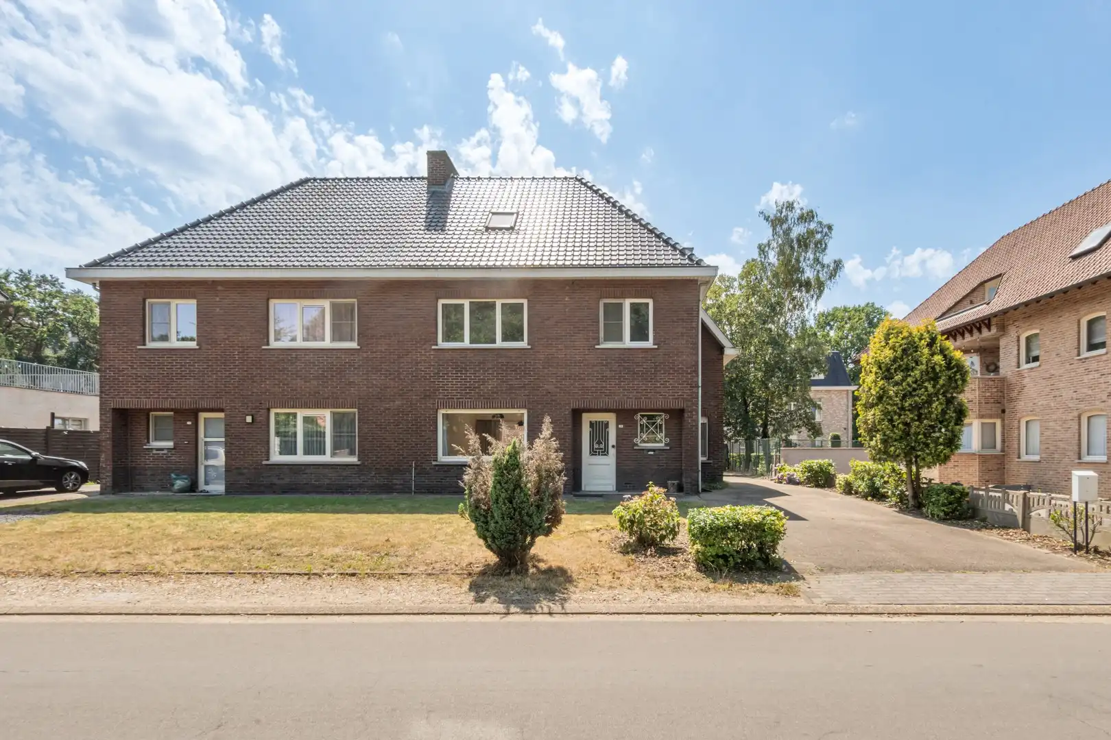 Op te frissen woning met 4 slaapkamers in Genk (Bret) foto 2
