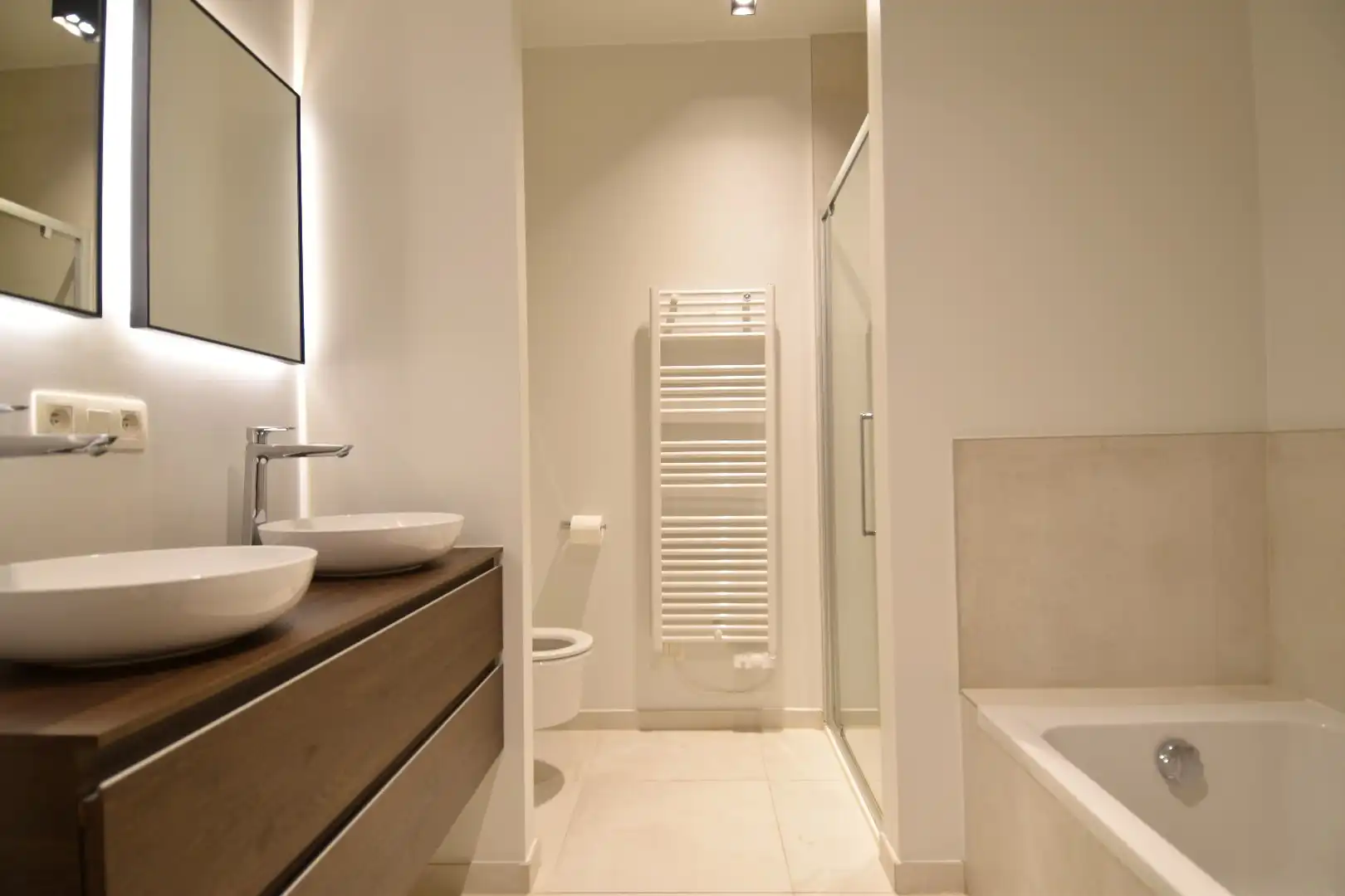 Uniek luxueus appartement met 2 slaapkamers en schitterend Leiezicht foto 10