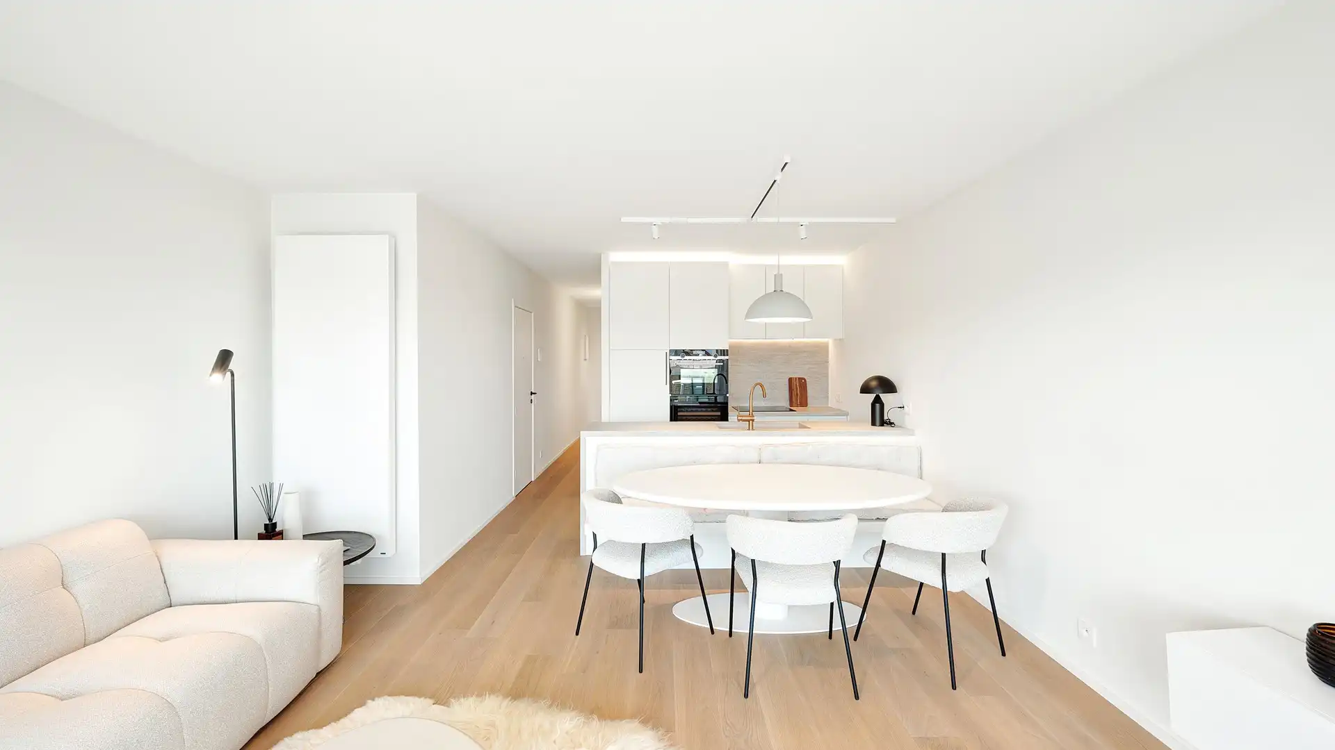 Volledig gerenoveerd appartement met zuidgericht terras heel centraal gelegen op de Kustlaan. foto 32