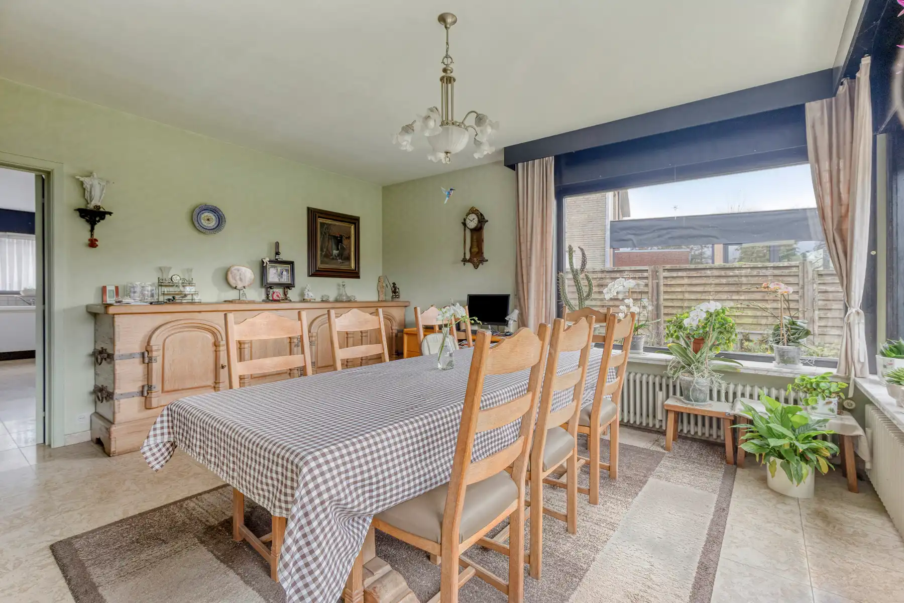 Kloeke woning met tuin en garage! foto 3