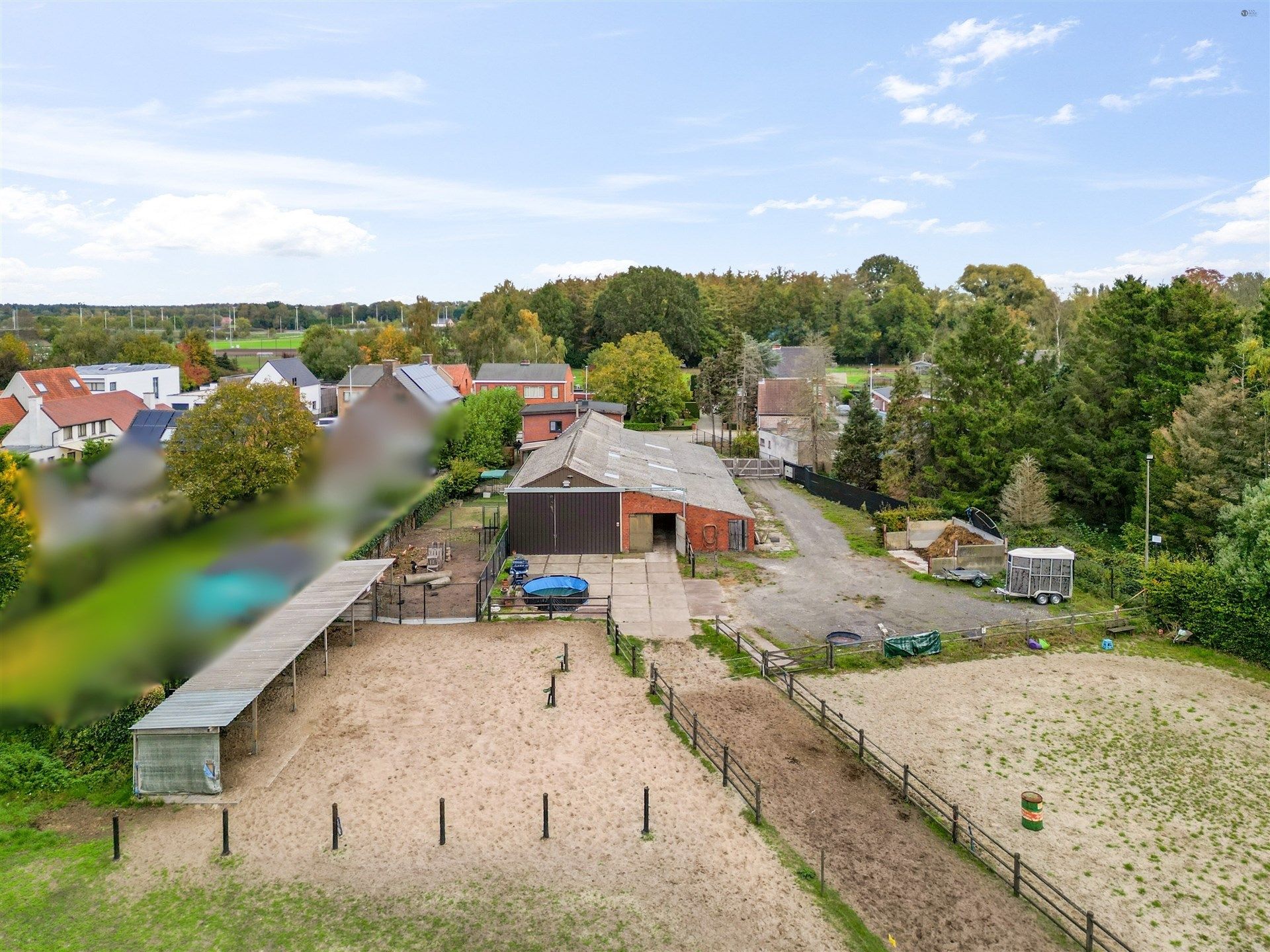 Open bebouwing + stallen op 11.268m² foto 2