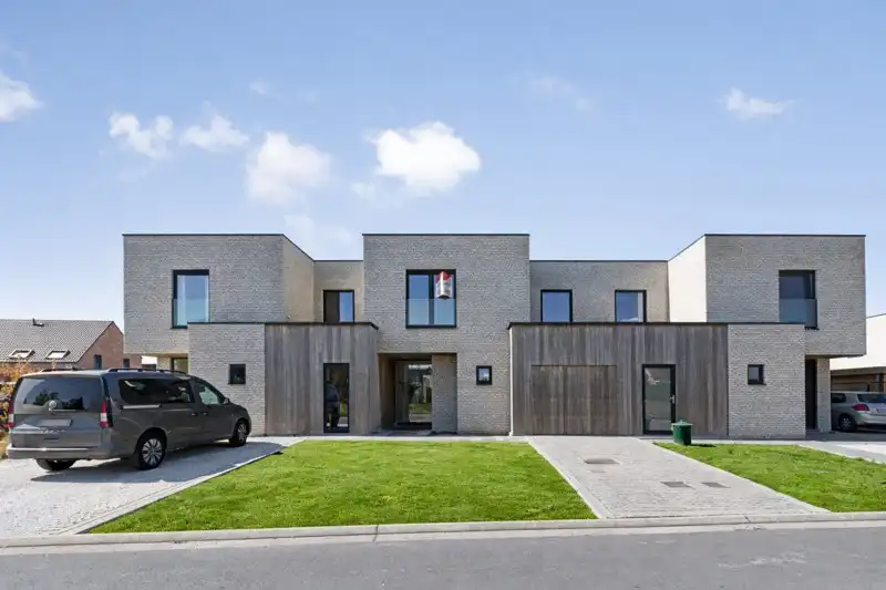 Prachtige, moderne woning met 3 slaapkamers TE HUUR in Wakken! foto {{pictureIndex}}