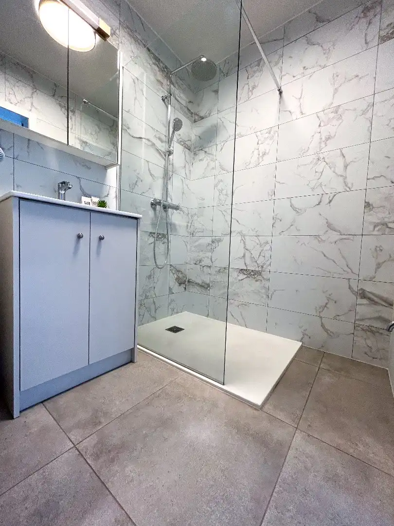 Prachtig gerenoveerd appartement met 2 slaapkamers foto 24