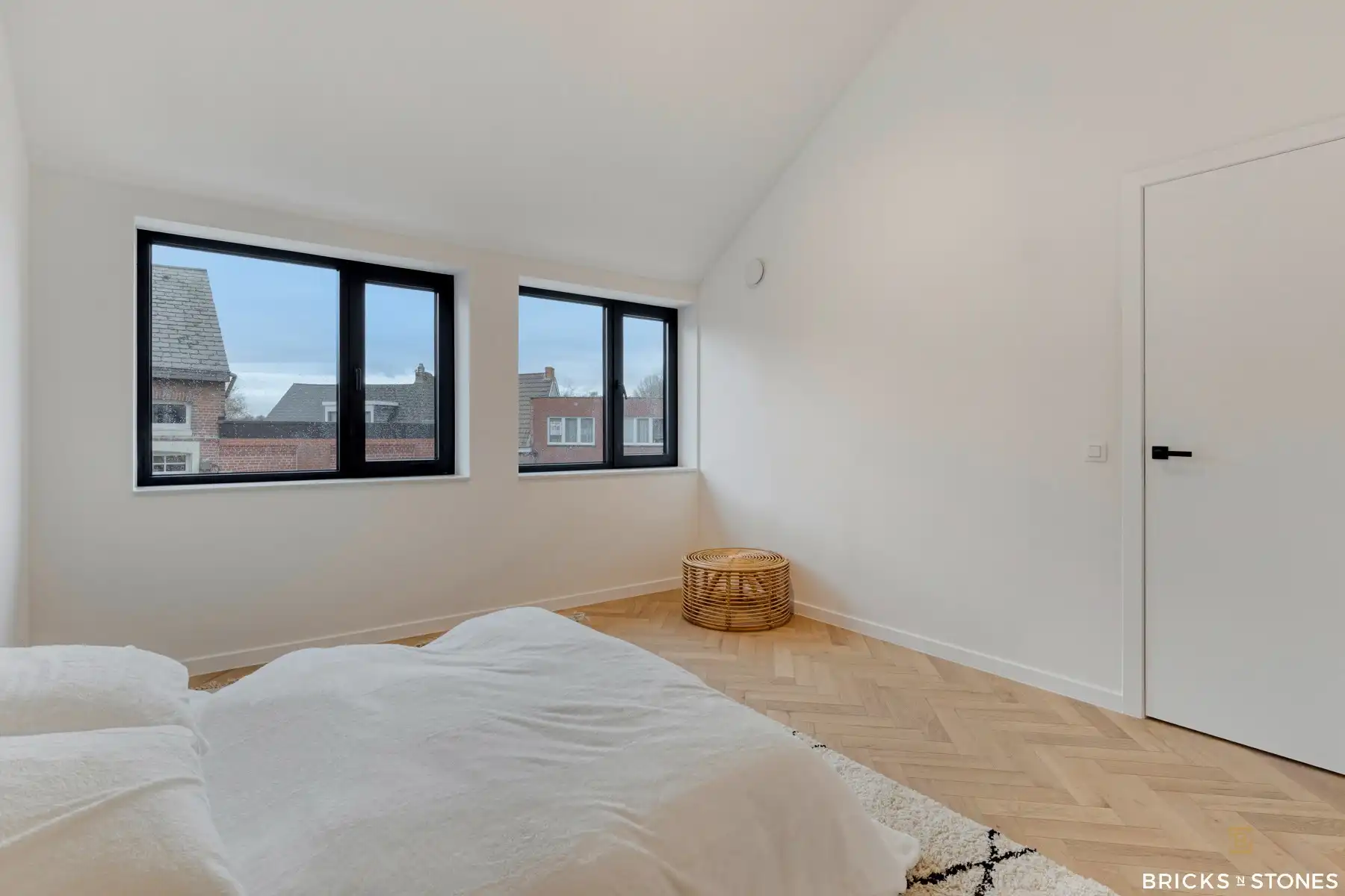 Nieuwbouwwoning met 4 slaapkamers en zonnige tuin foto 16