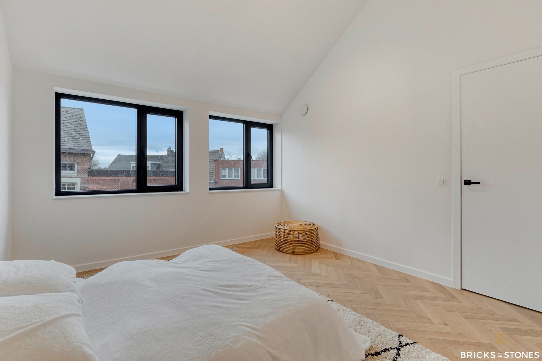 Nieuwbouwwoning met 4 slaapkamers en zonnige tuin foto 16