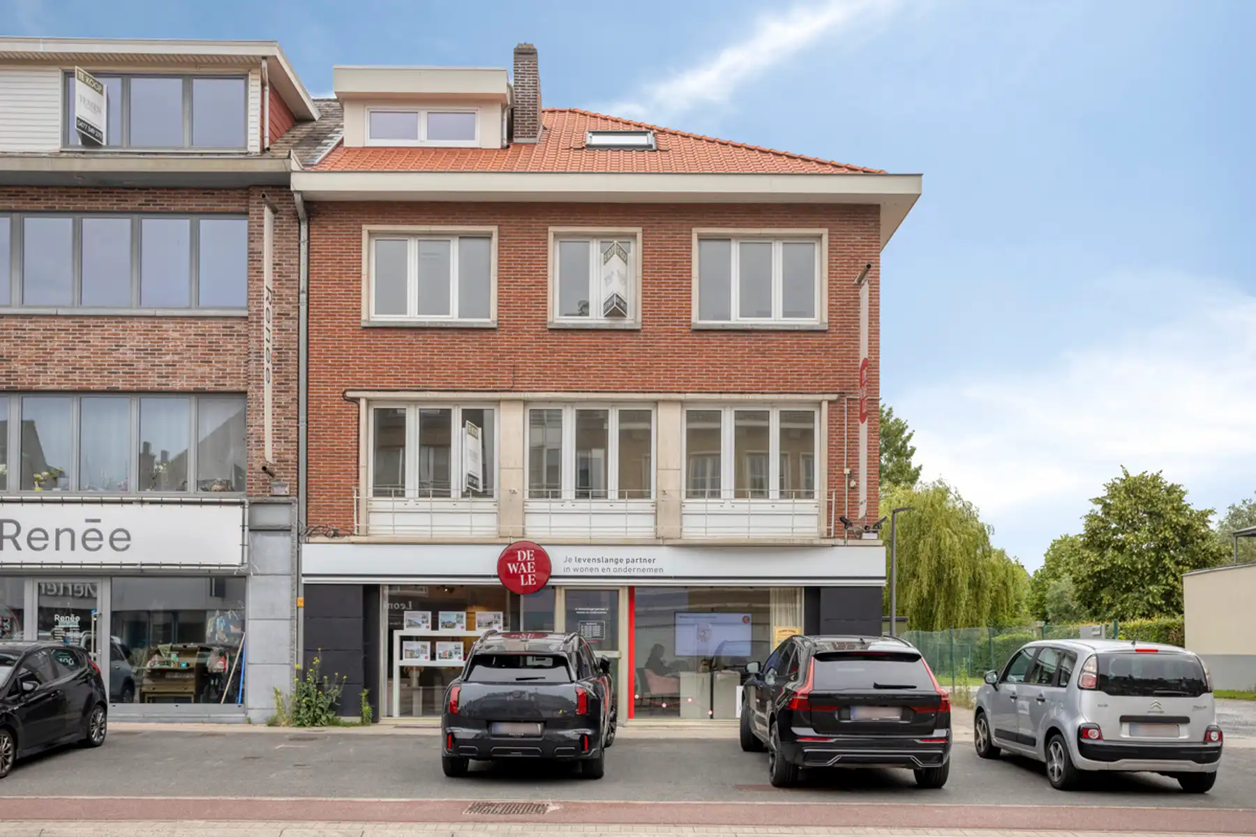 Hoofdfoto van de publicatie: Gelijkvloersappt met terras, berging en parking voor de deur