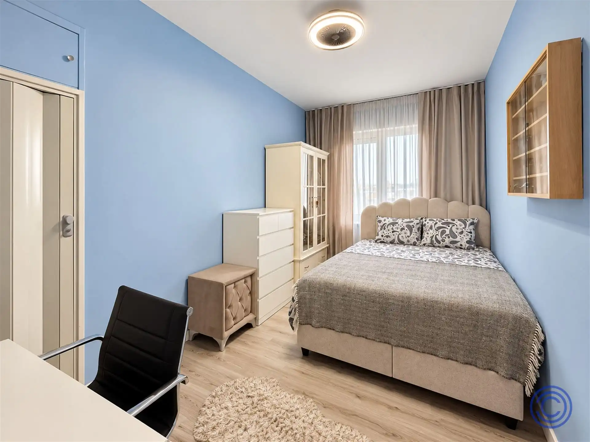 Ruim instapklaar 2-slpk appartement incl. autostaanplaats foto 6