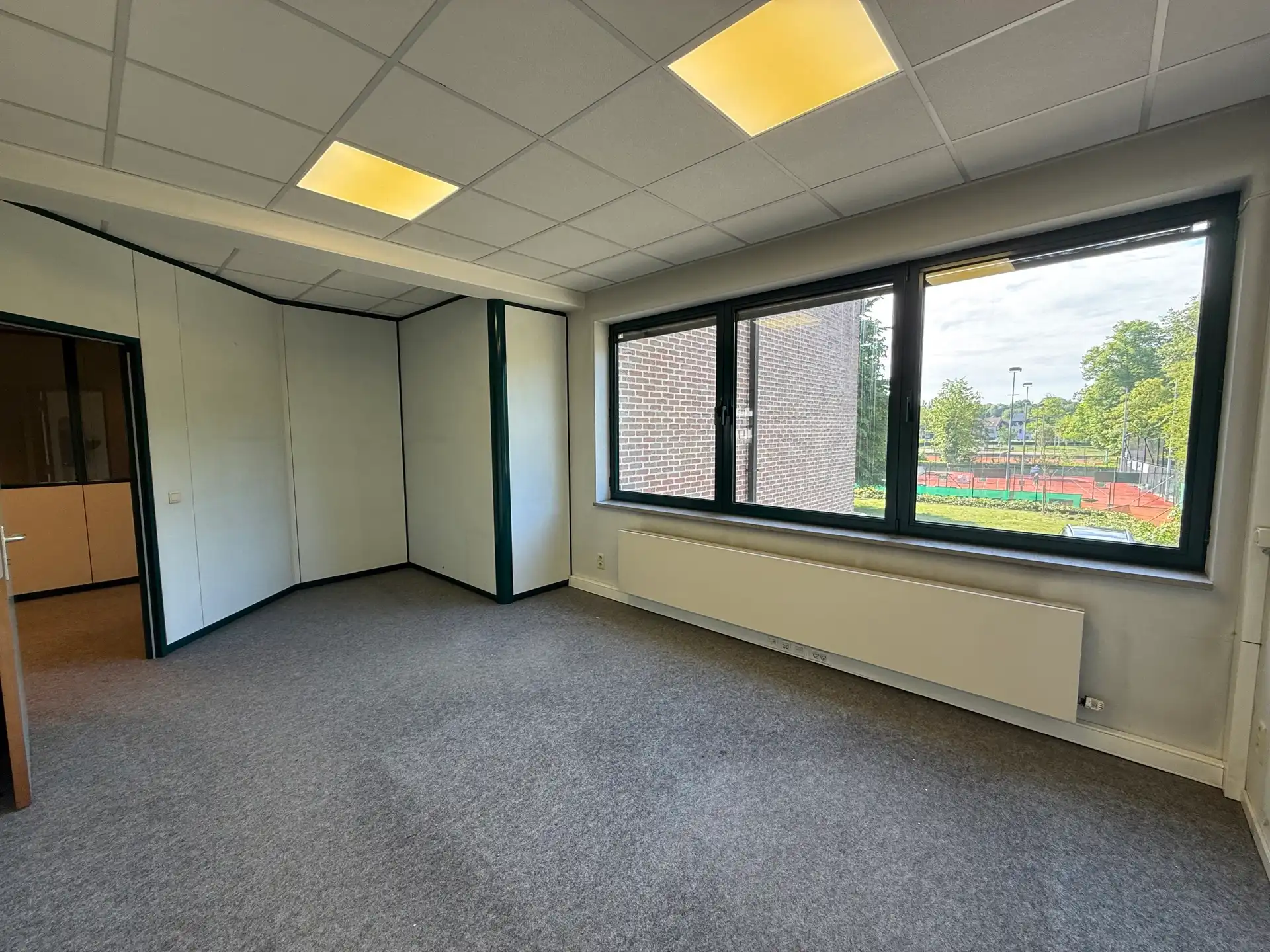 AALST - Moduleerbaar handelspand/kantoorruimte op toplocatie. foto 7