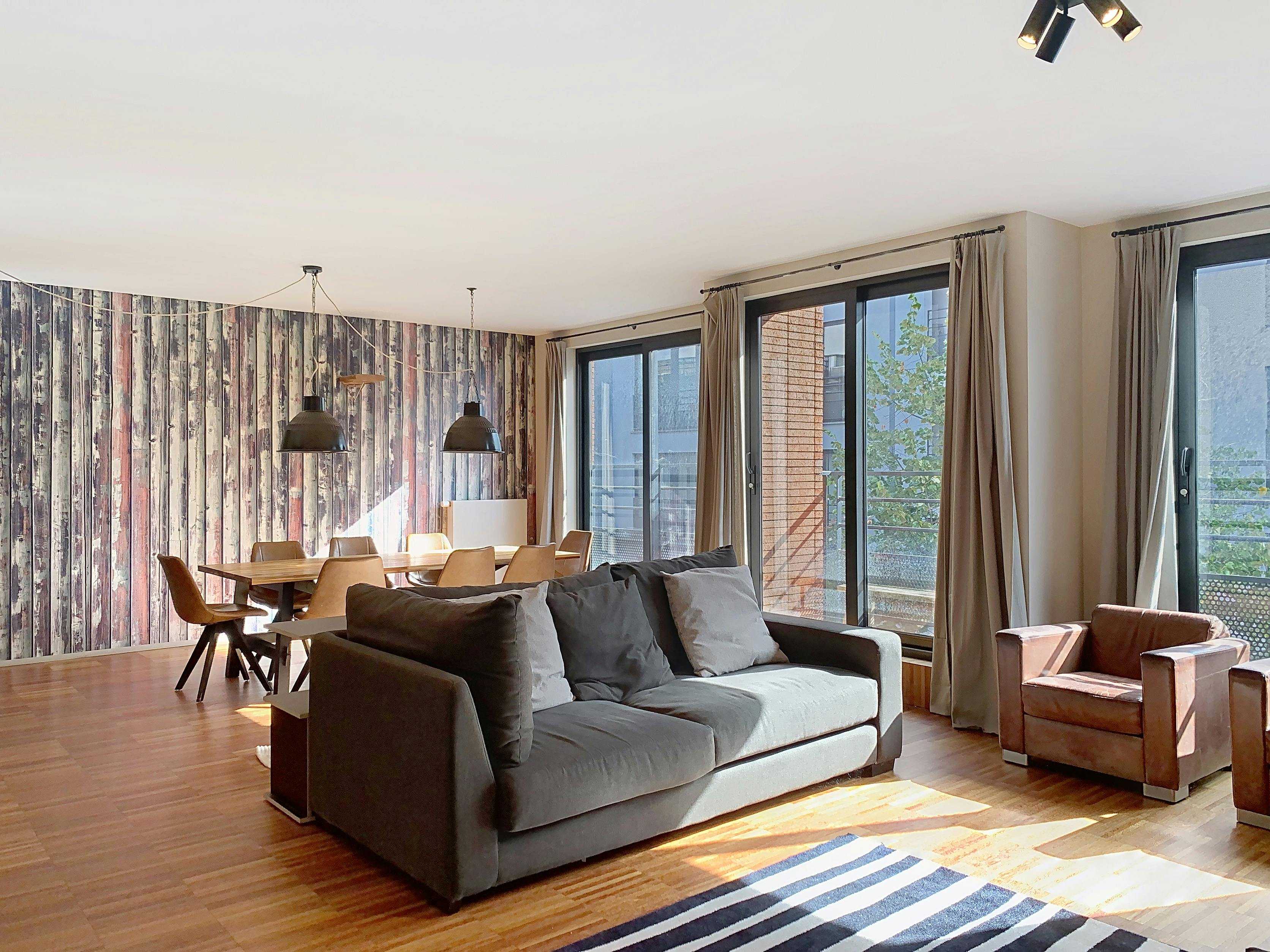 Dansaert - Ruim bemeubeld appartement met parking te huur foto 3