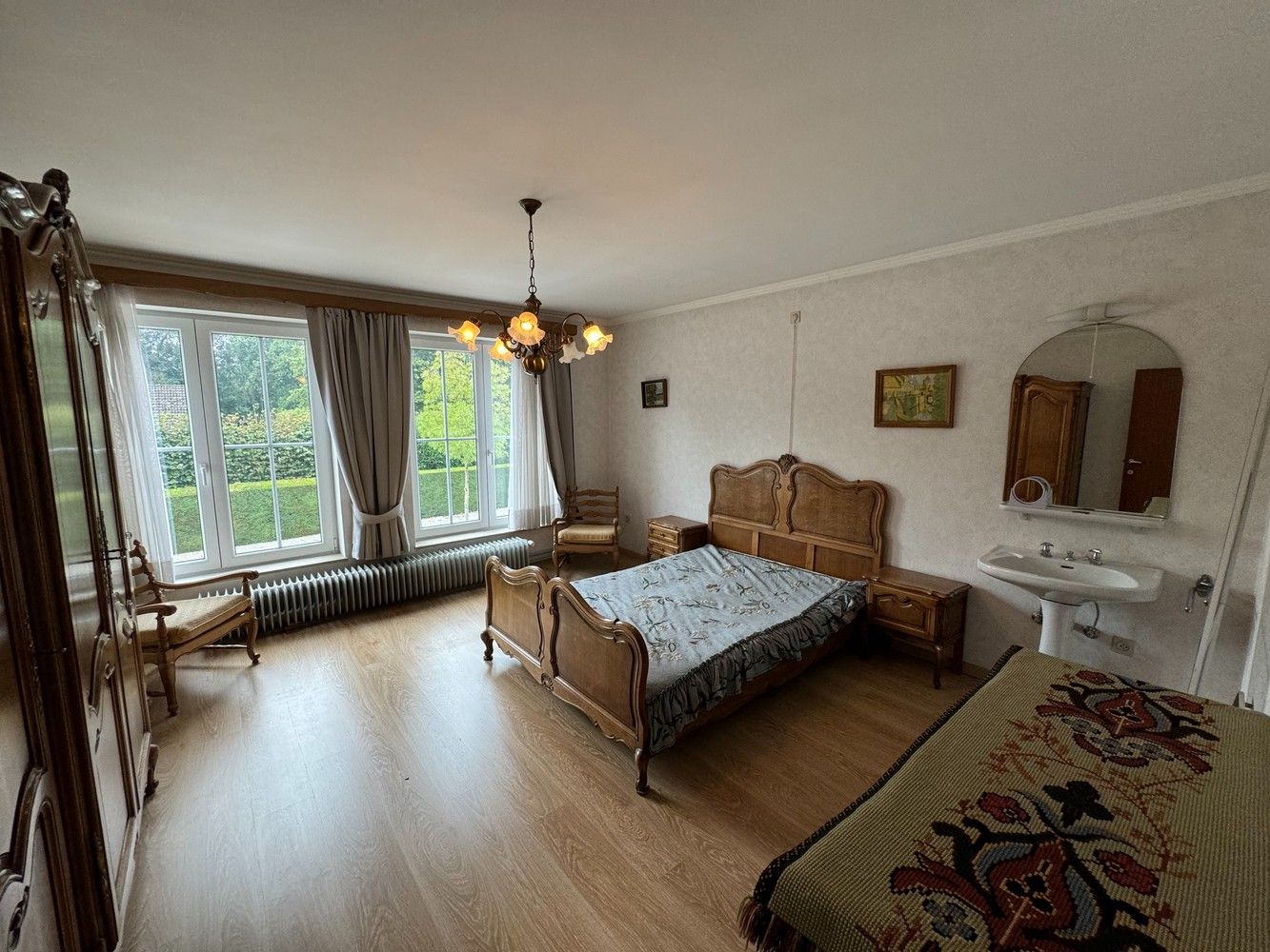 Te koop: Grote woning met unieke tuin foto 18