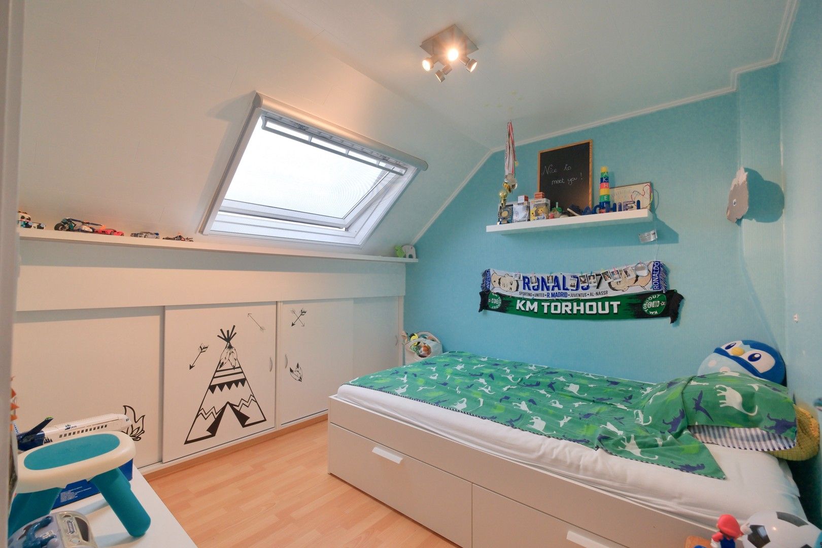 Instapklare handelswoning op toplocatie in Torhout! foto 24