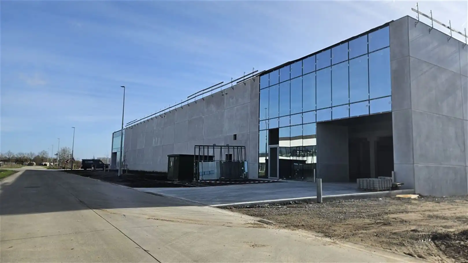 Twee nieuwbouw loodsen met zichtlocatie E17 foto 2