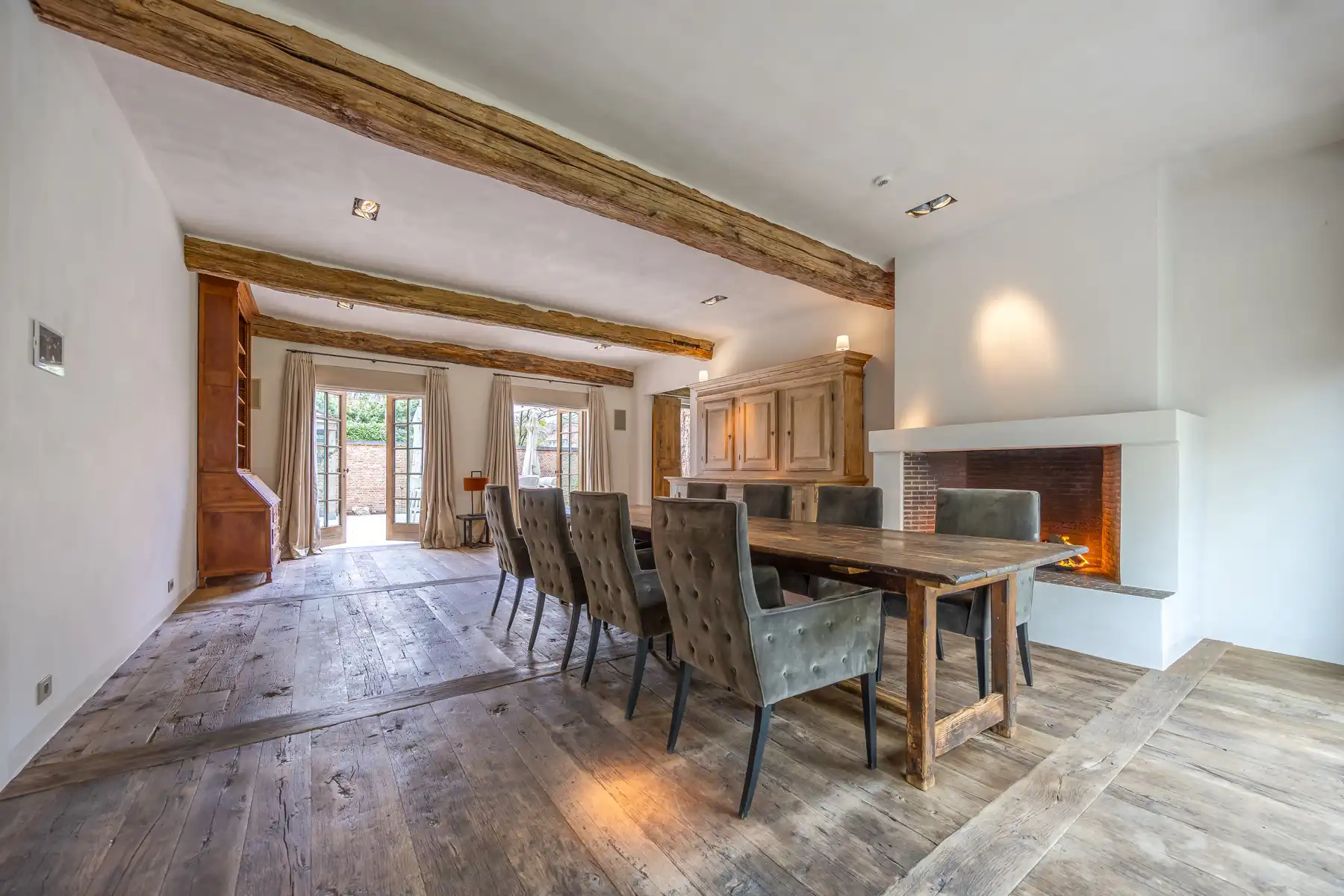 Schitterend domein van 7,7 ha met prachtige villa, zwembad, guesthouse, ruime schuur en uitgebreide paardenfaciliteiten. foto 13