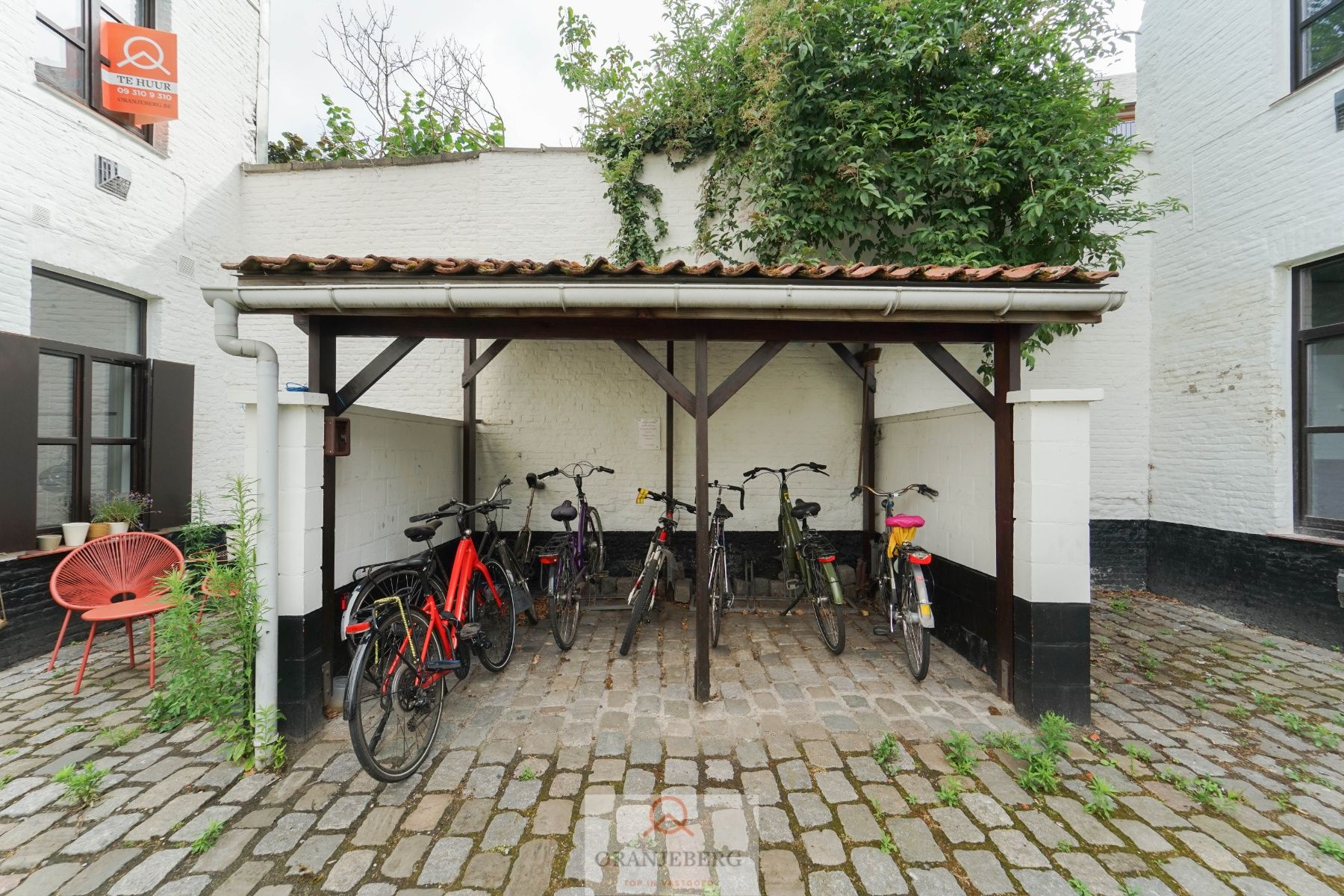 Charmante gerenoveerde woning met terras op topligging! foto 28