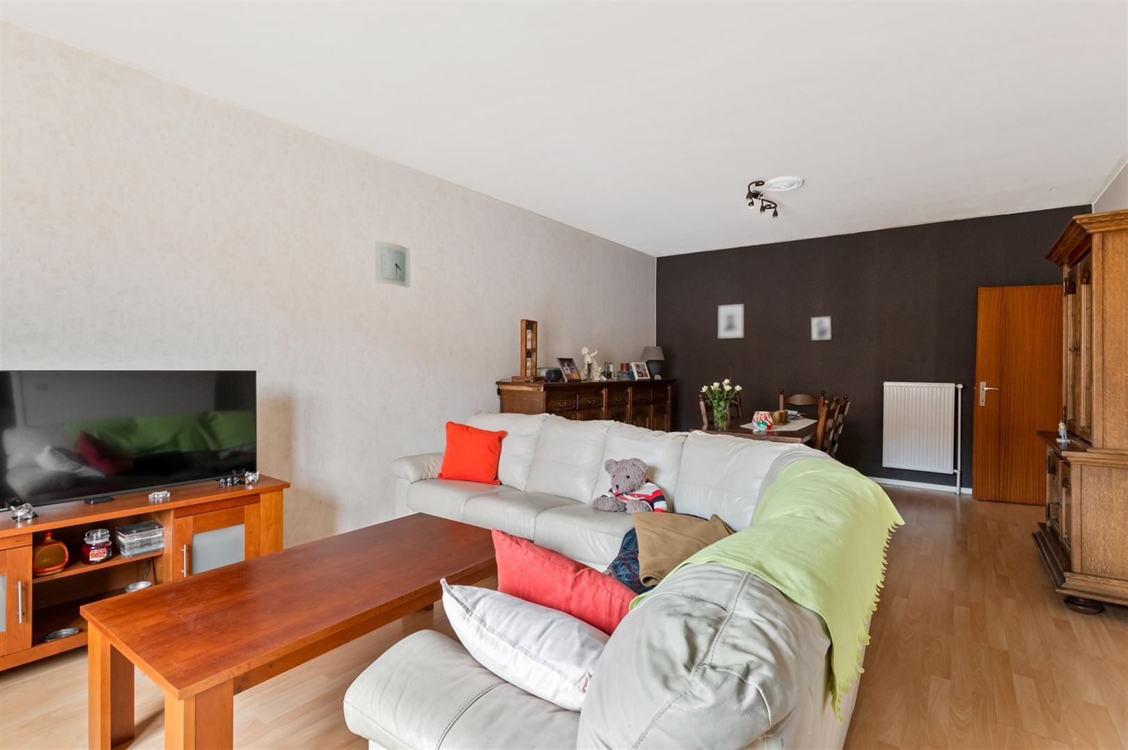 Te renoveren appartement met 2 slaapkamers en garagebox foto 4