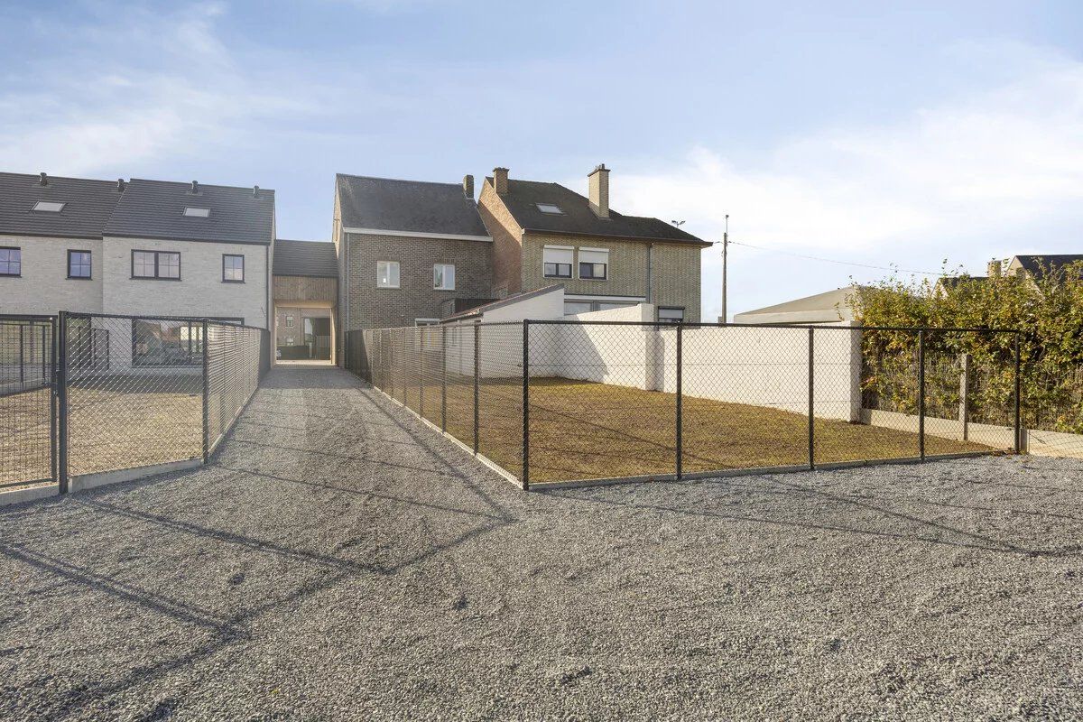 GERENOVEERDE INSTAPKLARE WONING MET 3 SLPK'S IN KESSELT (LANAKEN) foto 17