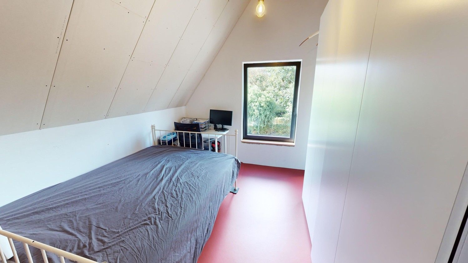 Gerenoveerde woning op mooi perceel! foto 10