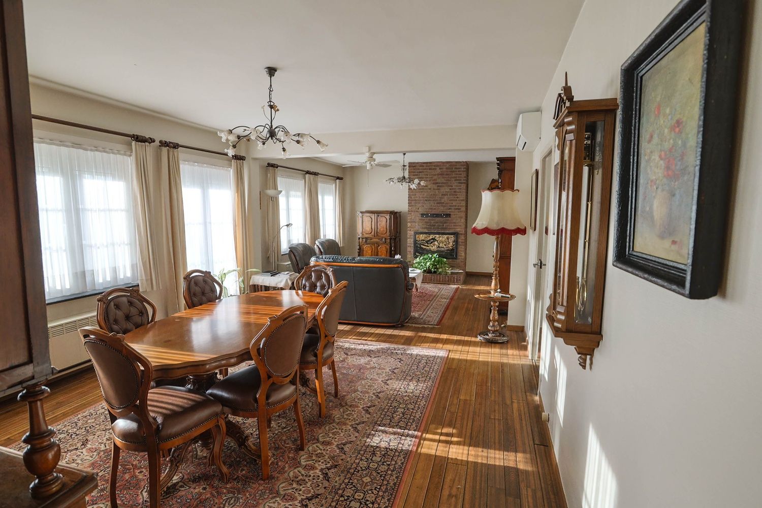 Ruim triplex appartement met vier slaapkamers in hartje Bocholt! foto 10