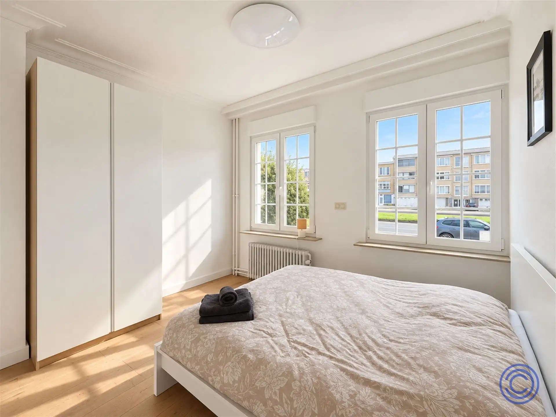 Uitzonderlijk ruim 3-slaapkamerappartement met tuin en dubbele garage foto 12