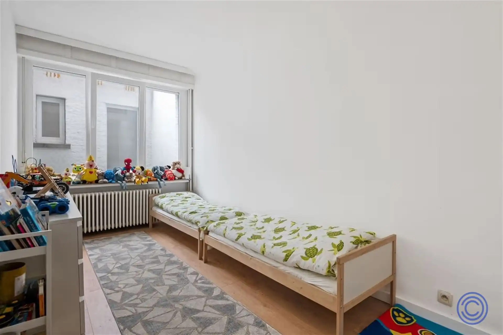 Instapklaar gelijkvloers met 3 slpk + tuin + dubbele garage! foto 12