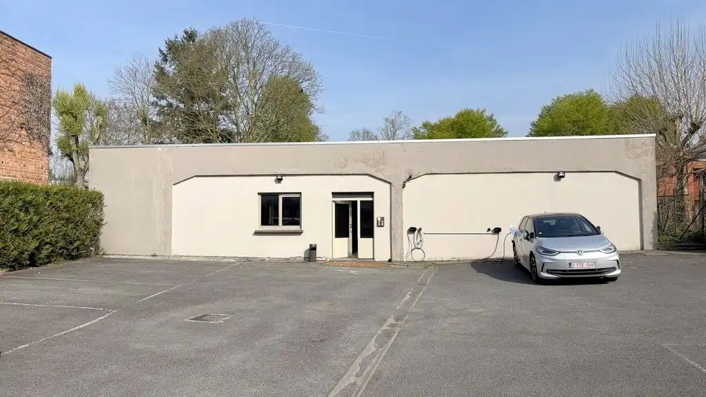 Kantoorrenovatieproject te koop vlakbij klaverblad in Gent foto 2