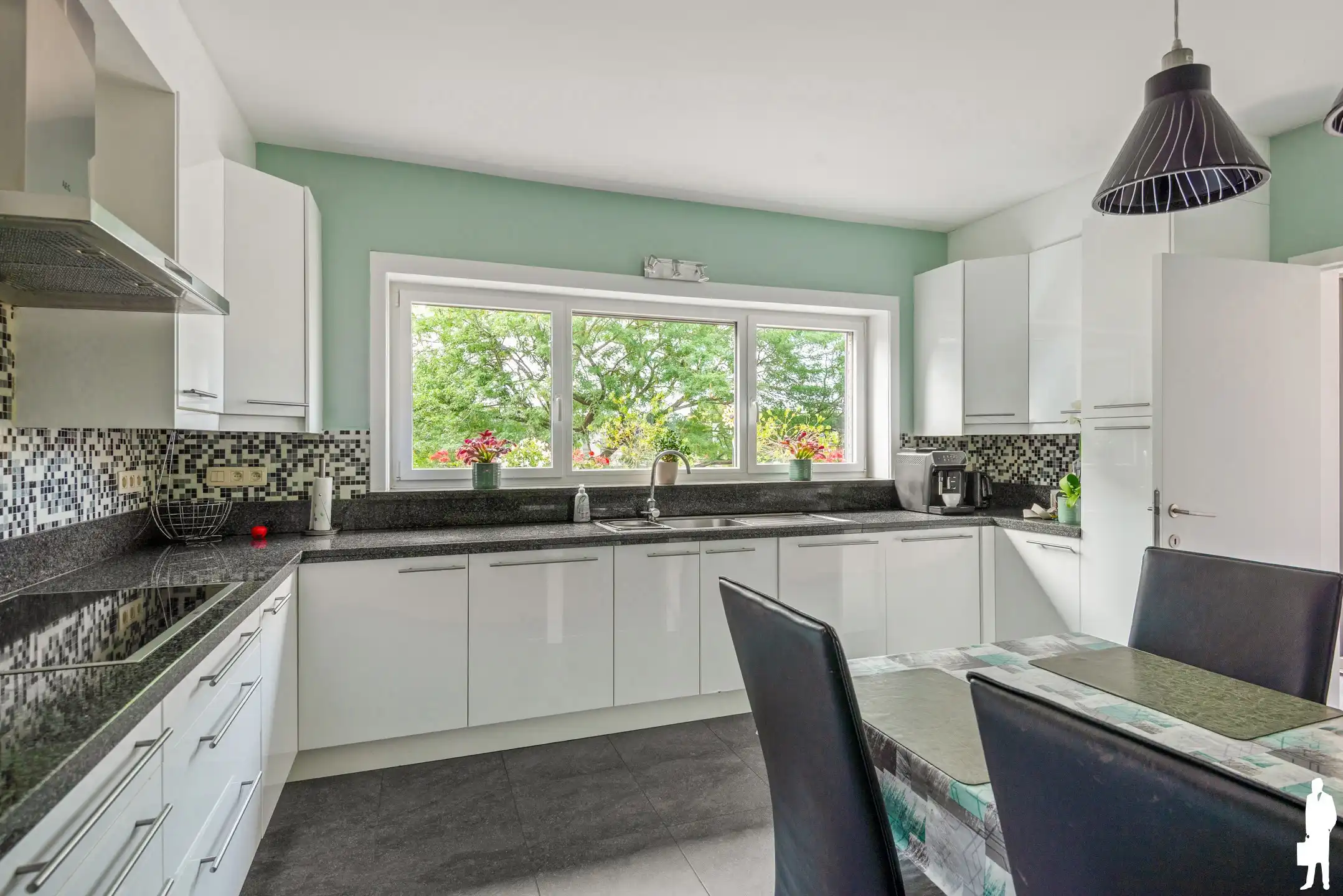 Ruim duplex app met 5 slpks, terras + privatieve tuin foto 8