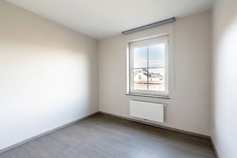 Halfopen woning met 4 slaapkamers en tuin nabij station Ingelmunster foto 12