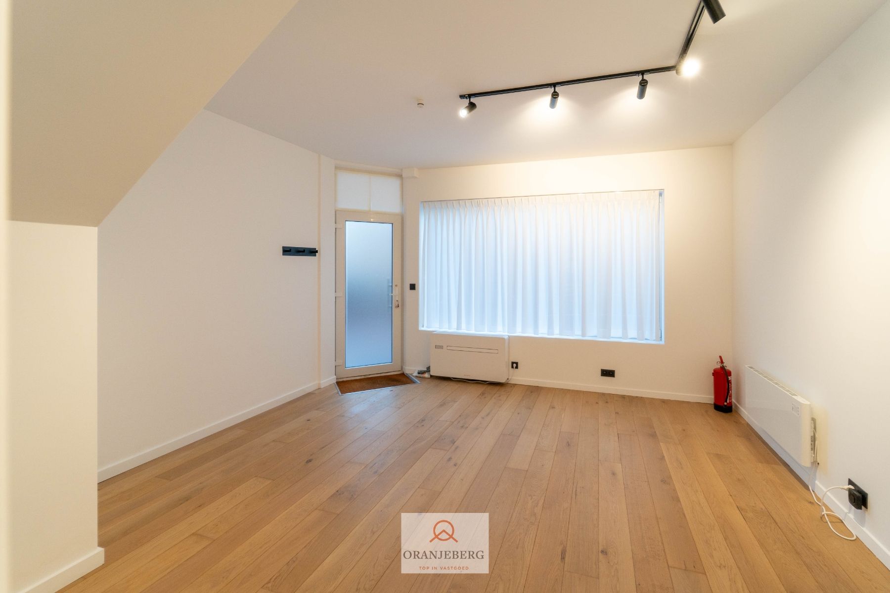 Lichtrijke handels-/ kantoorruime te huur te Sint-Amandsberg foto 15