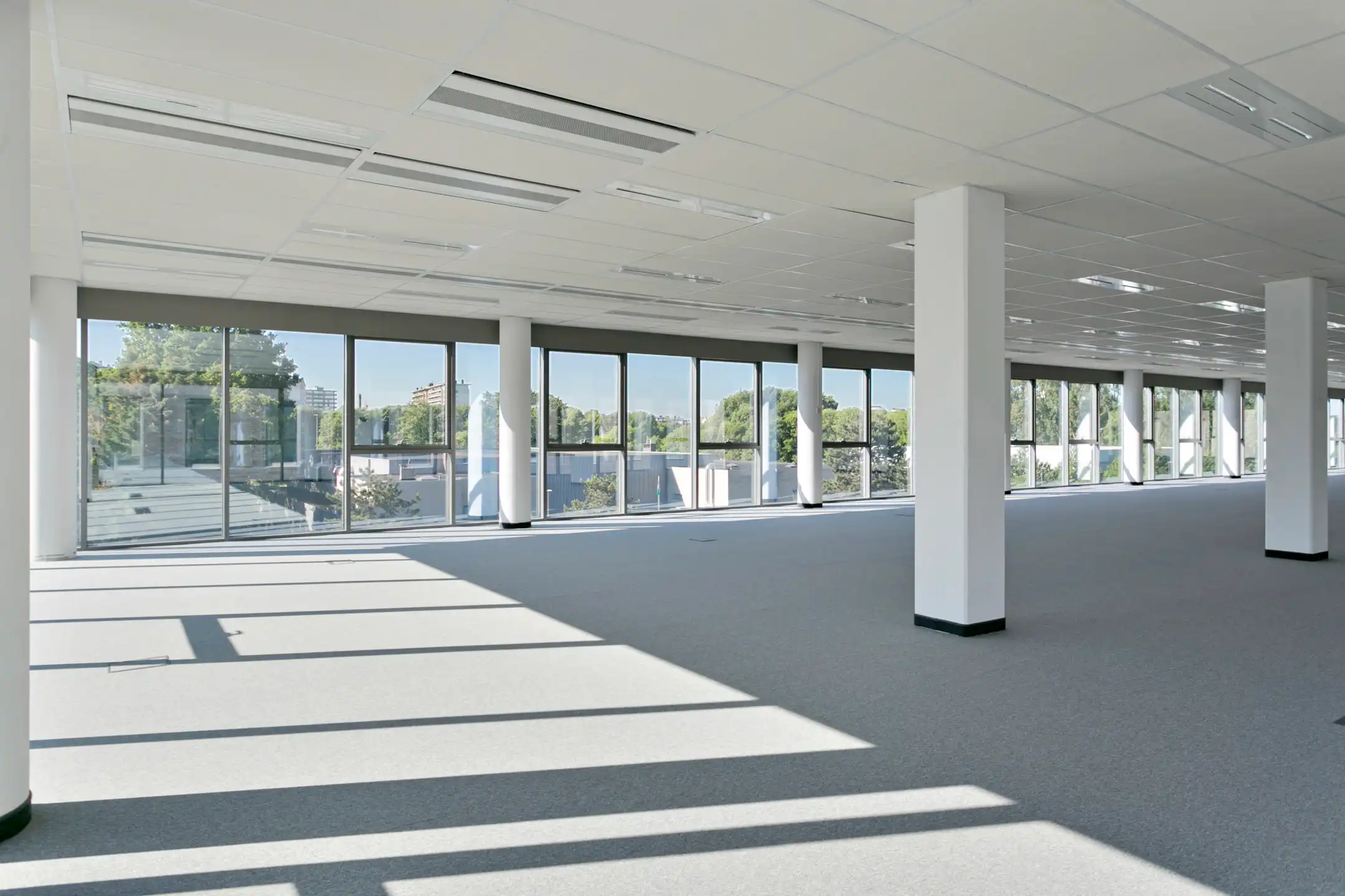 THE ULTIMATE : Moderne kantoorruimte van 734 m²  Berchem foto 2