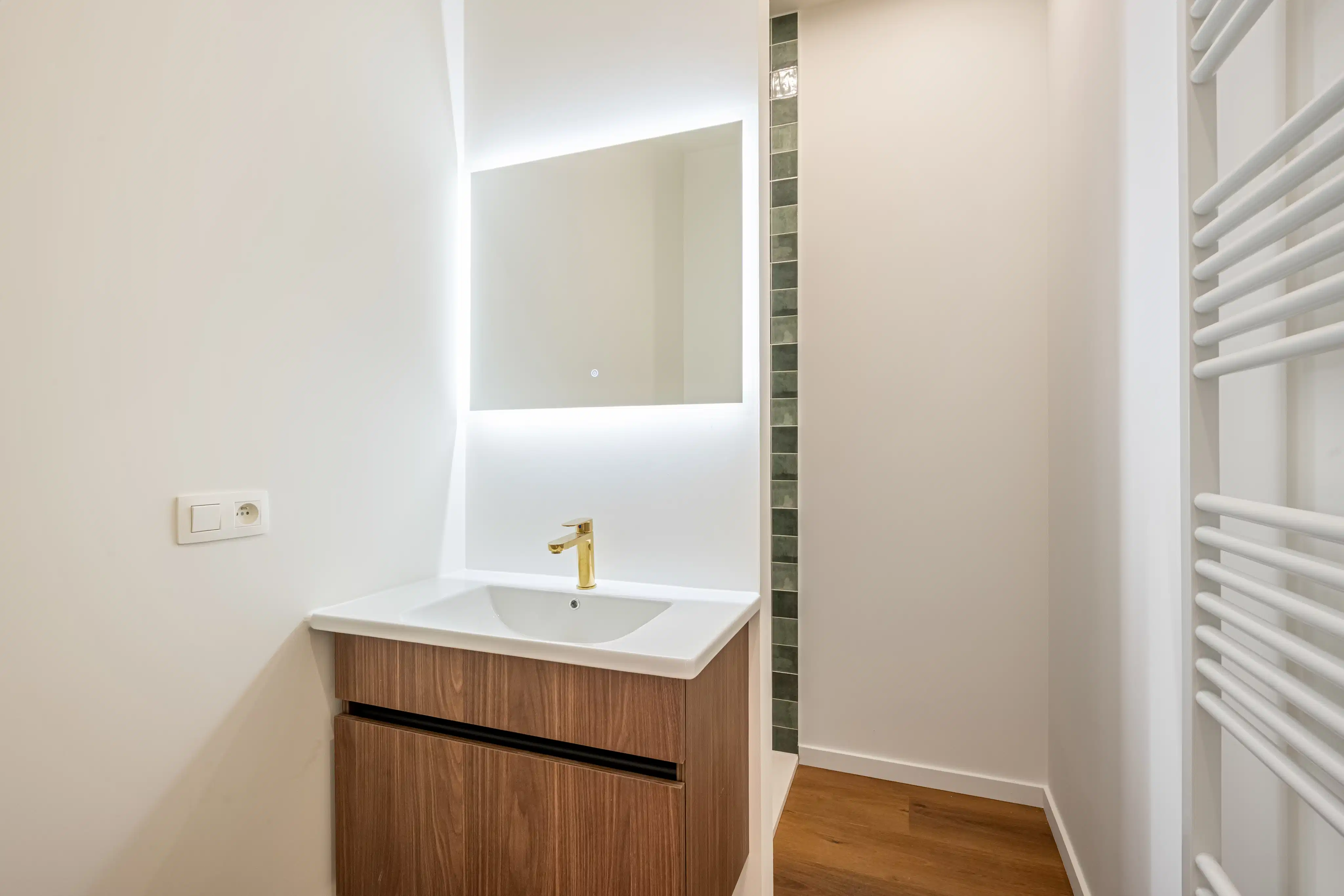 Excl. gerenoveerde herenwoning (3 entiteiten) aan het water foto 22
