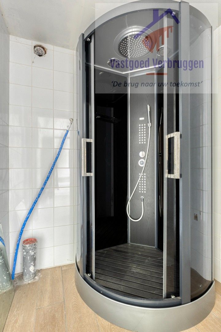 Ruime bungalow met 3 slaapkamers op bijna 20 are grond foto 13