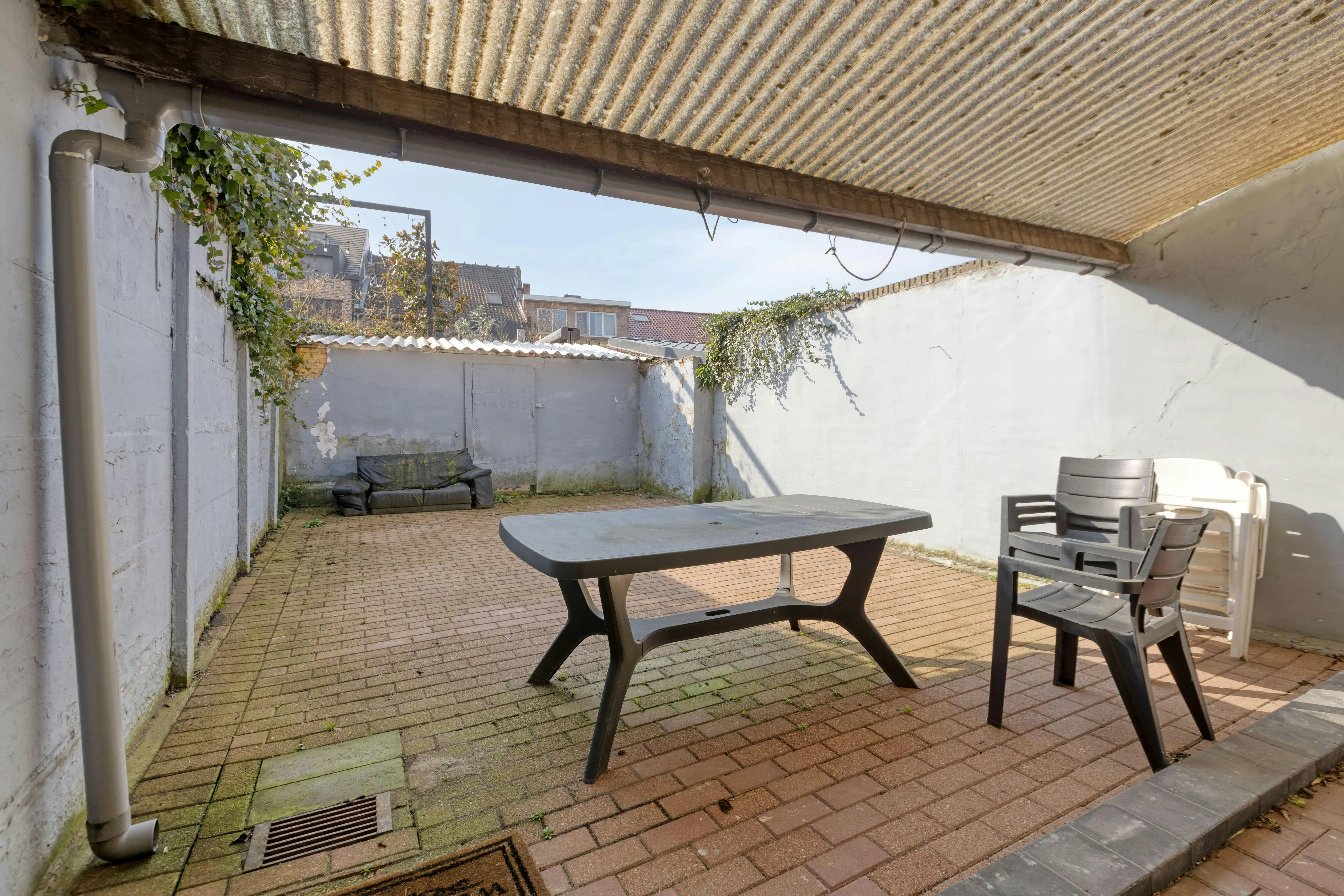 Op te frissen investeringspand met 2 appartementen in hartje Maaseik foto 8