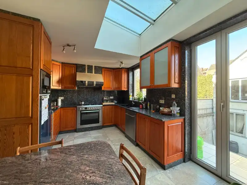 Zeer ruime woning + groot bijgebouw nabij de Visserij foto 7