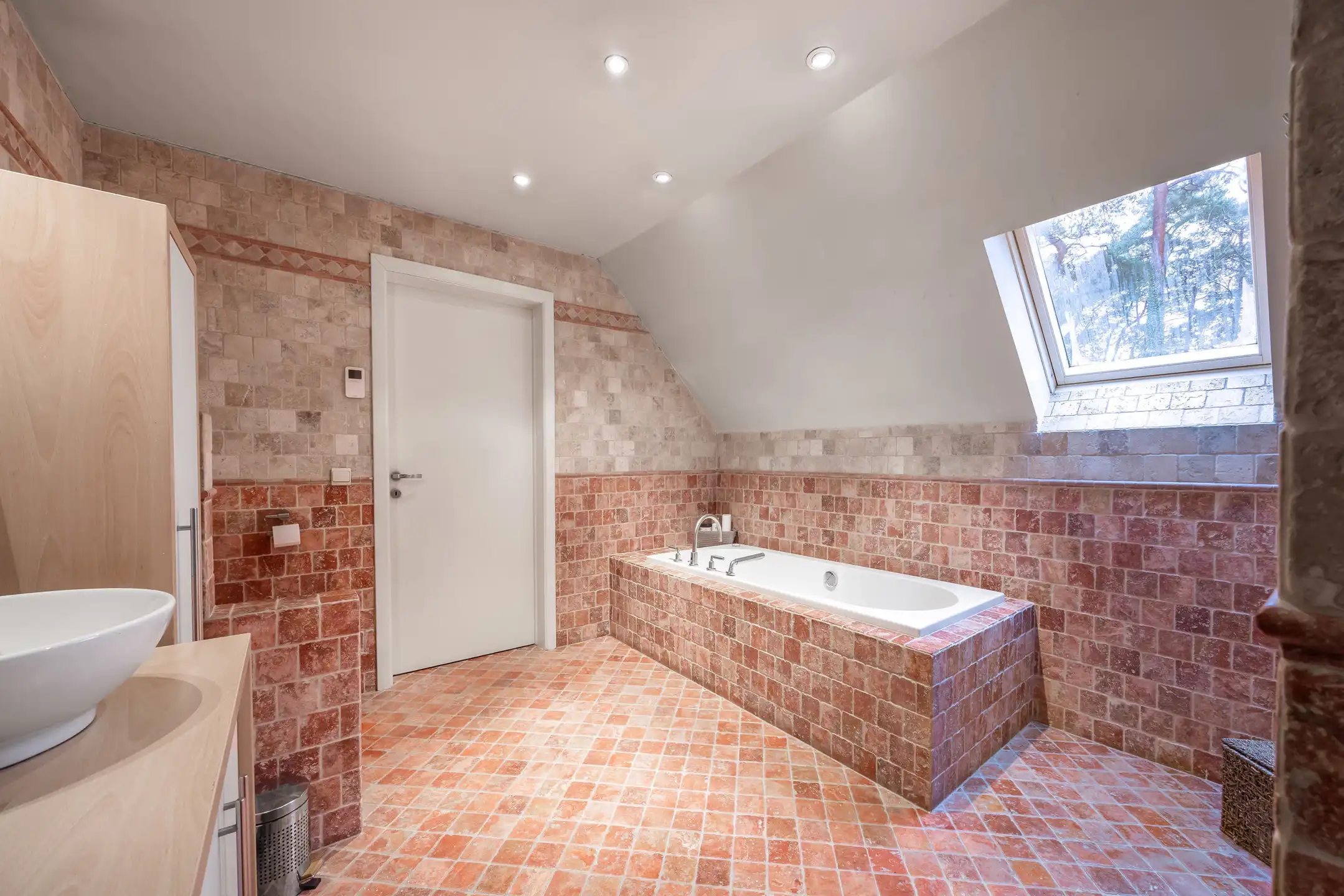 Ruime en lichtrijke gezinswoning te koop in Zandhoven foto 19