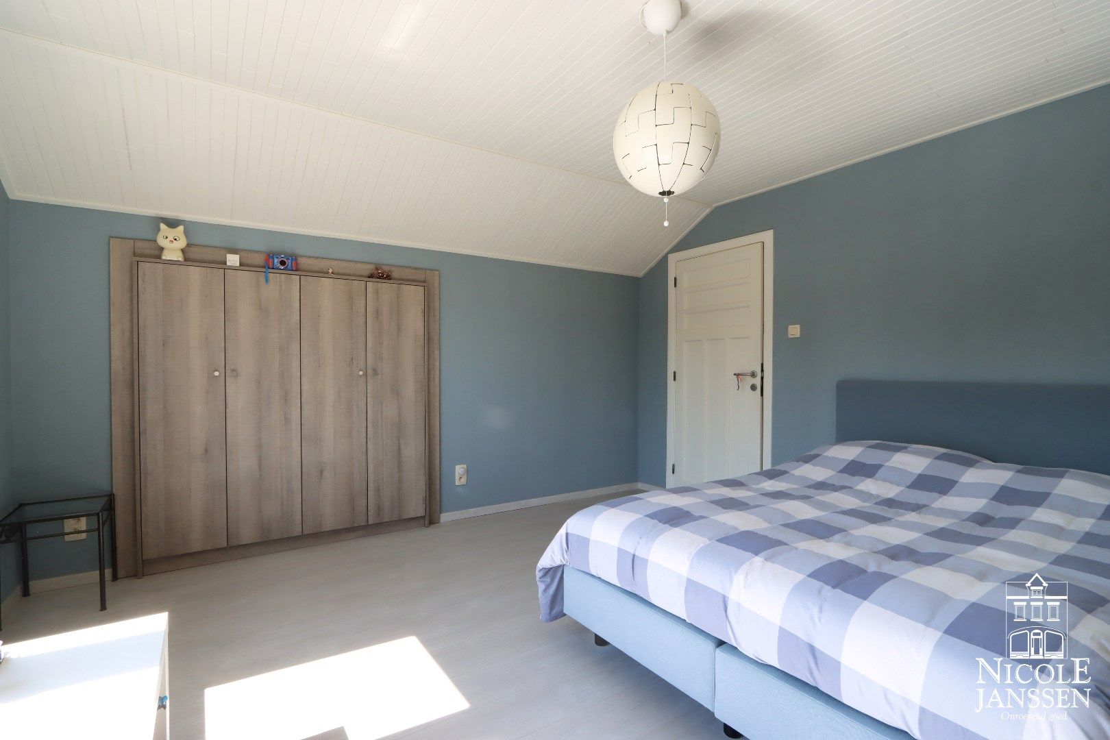 Compleet gerenoveerde charmante gezinswoning met tuin foto 18