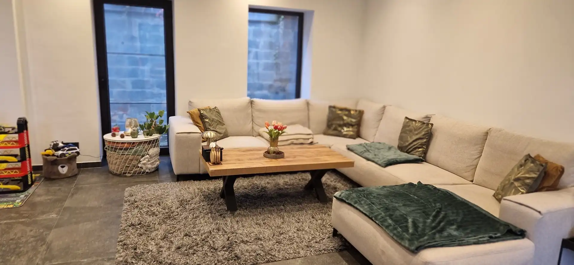 Prachtig  gerenoveerde en rustig gelegen EENGEZINSWONING (2024), bewoonbaar: 192m², met mooie leefruimten, 3 slaapkamers, garage 2 wagens en grote tuin op 14 are 54 ca. foto 16