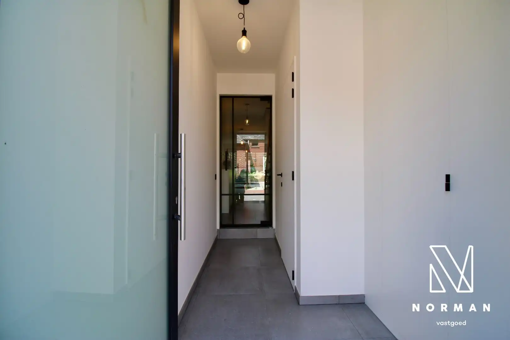 Nieuwbouwwoning met drie ruime slaapkamers! foto 6