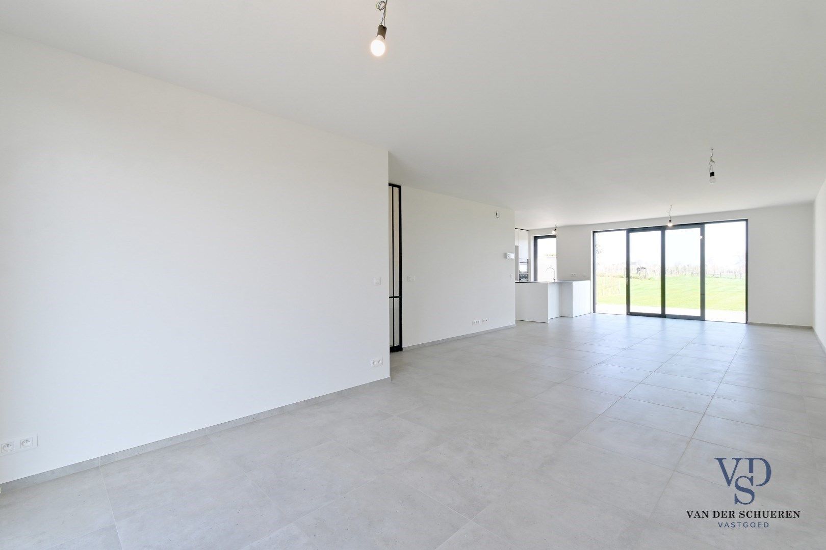 Half open bebouwing met afzonderlijke garage foto 5