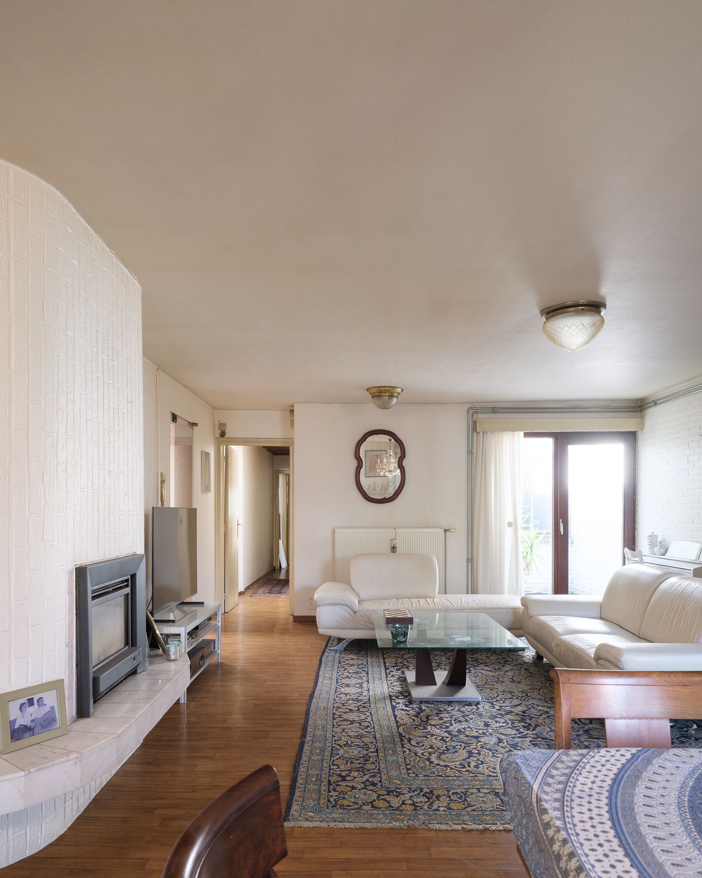 Lichtrijk duplex-appartement met potentieel foto 4