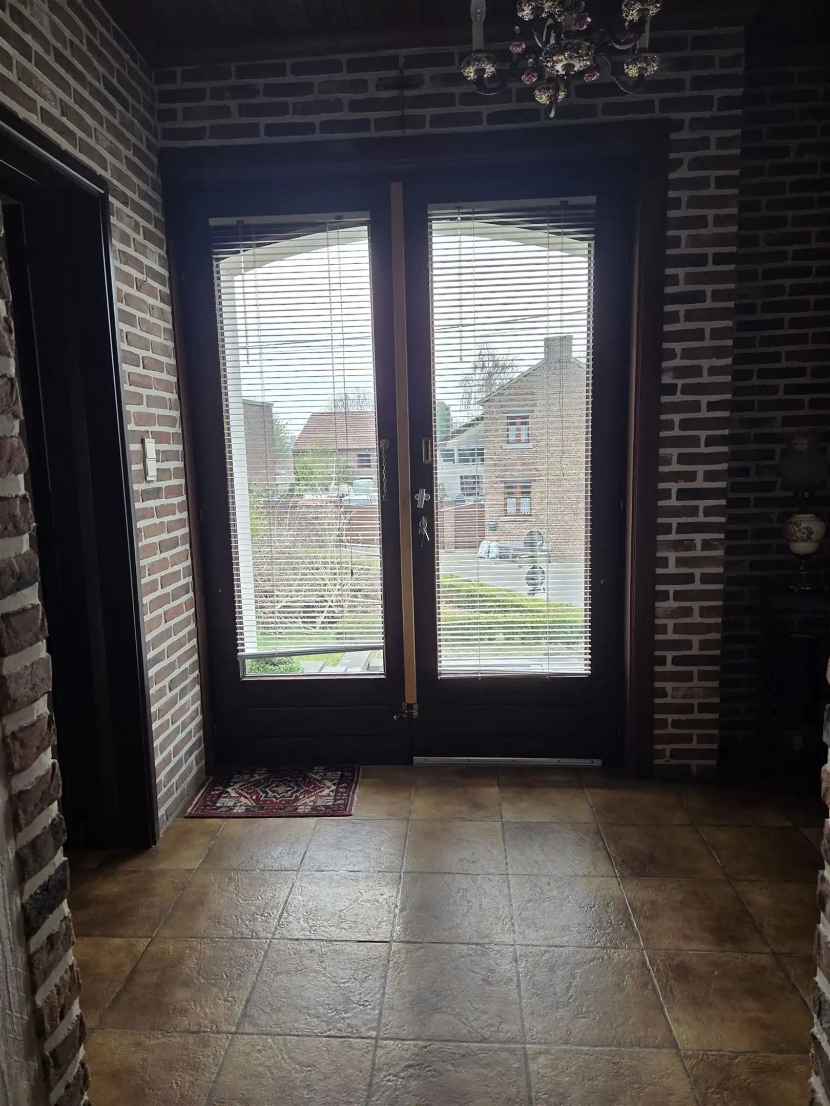 Vrijstaande woning met 3 slpks, tuin en garage. foto 2