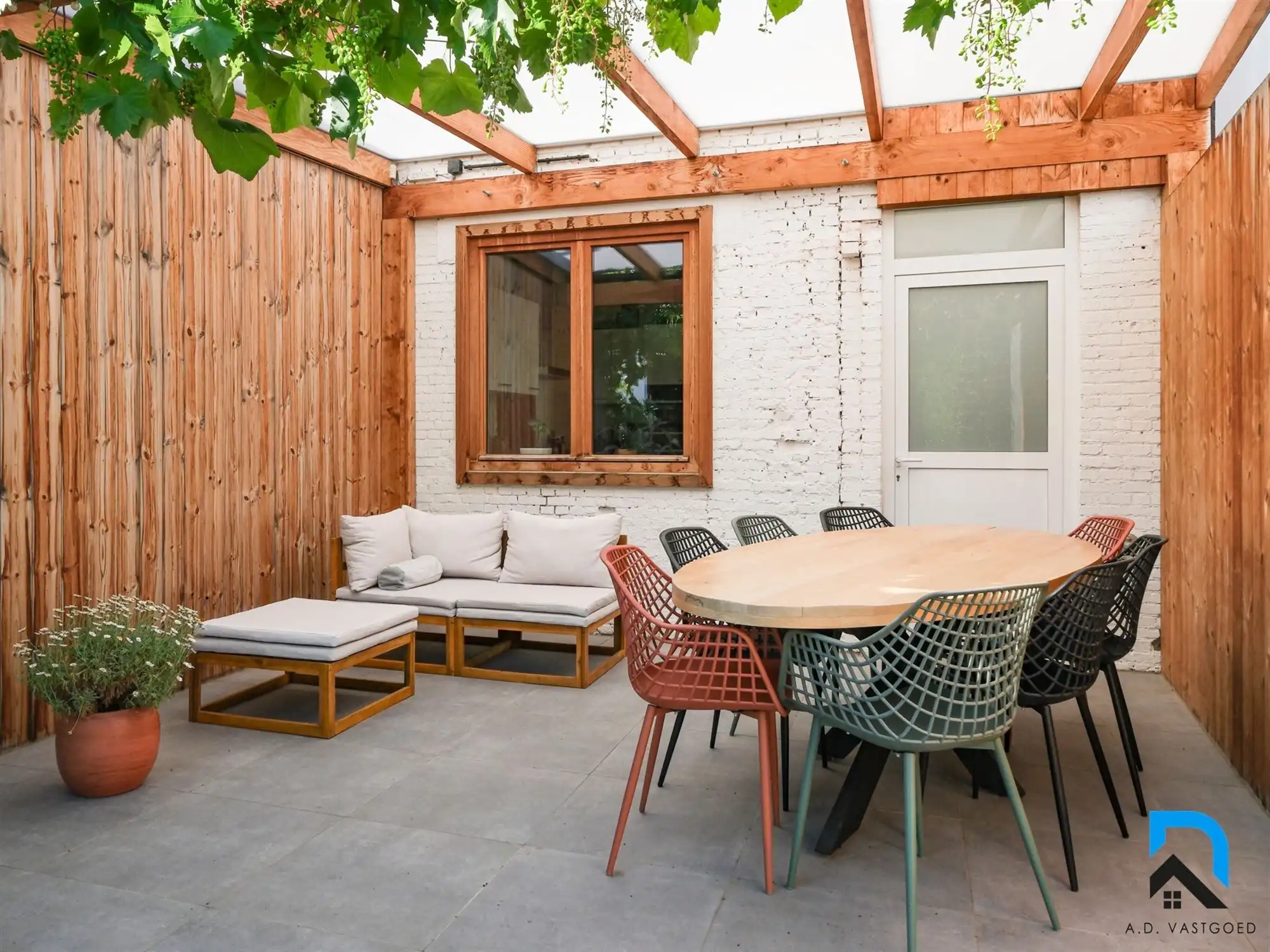 Gerenoveerde woning met tuin op toplocatie in Hasselt foto 3