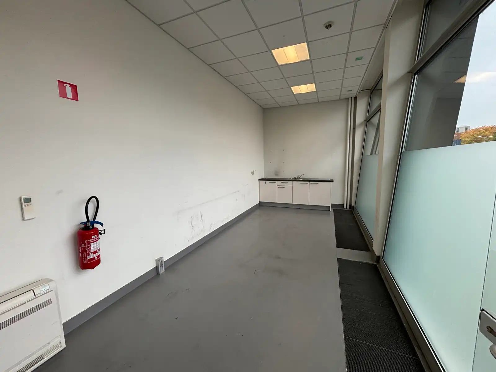 Toonzaal & magazijn te huur – Noorderlaan Antwerpen foto 5