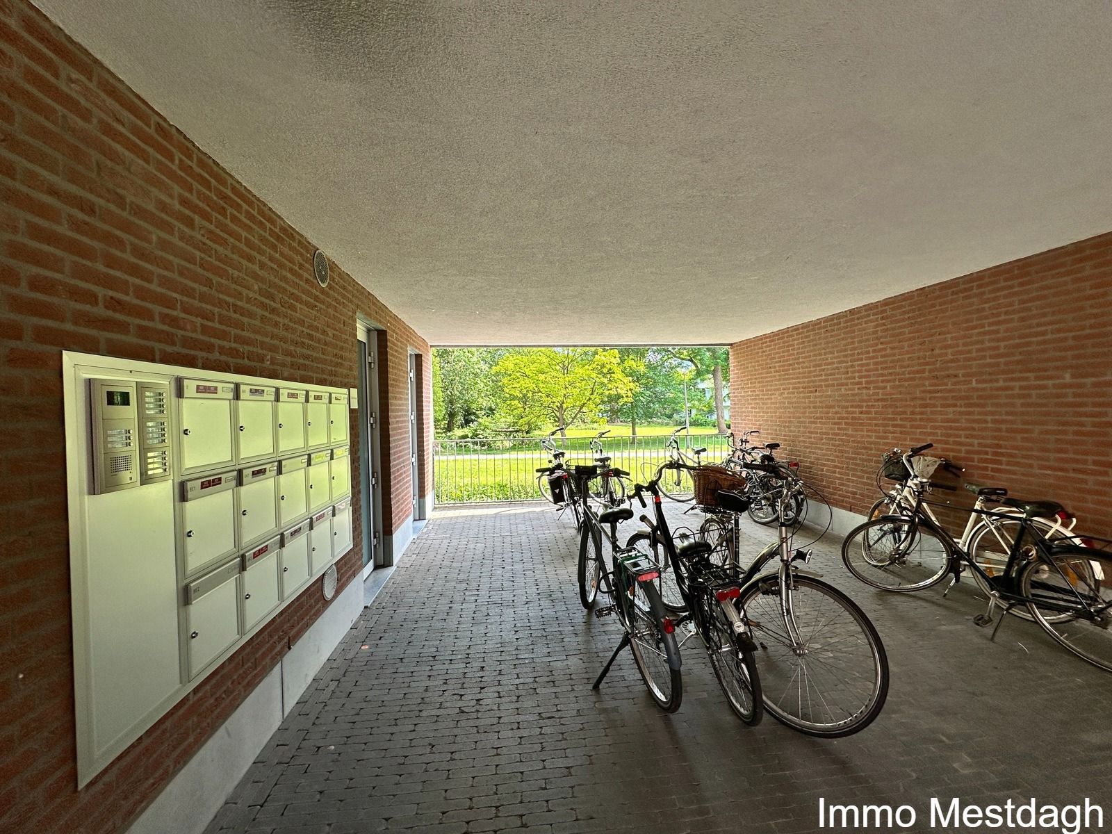 Knap stadsappartement met terras in centrum Diest foto 22