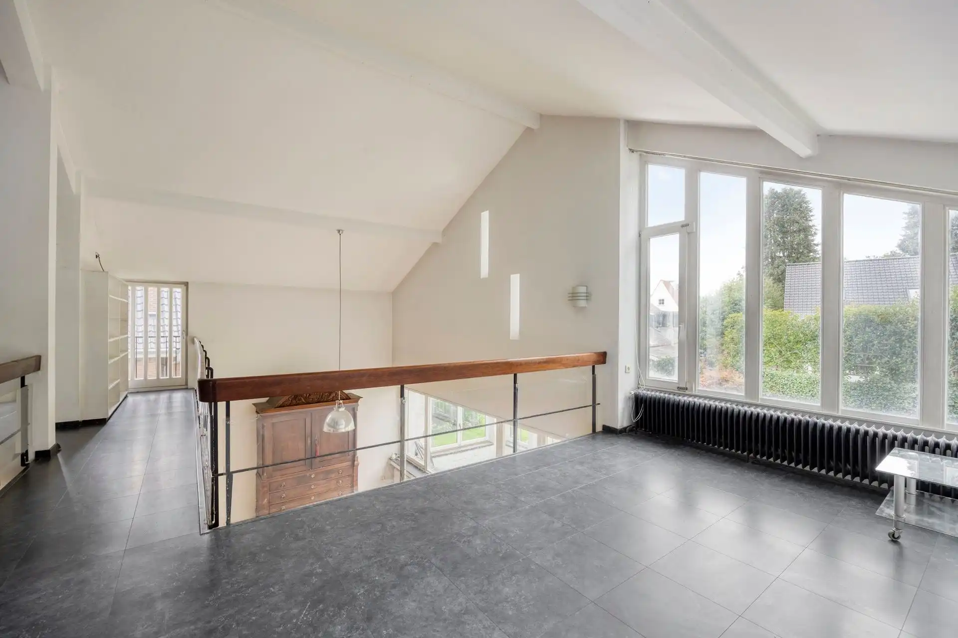 Ruime villa te moderniseren op rustige locatie foto 14
