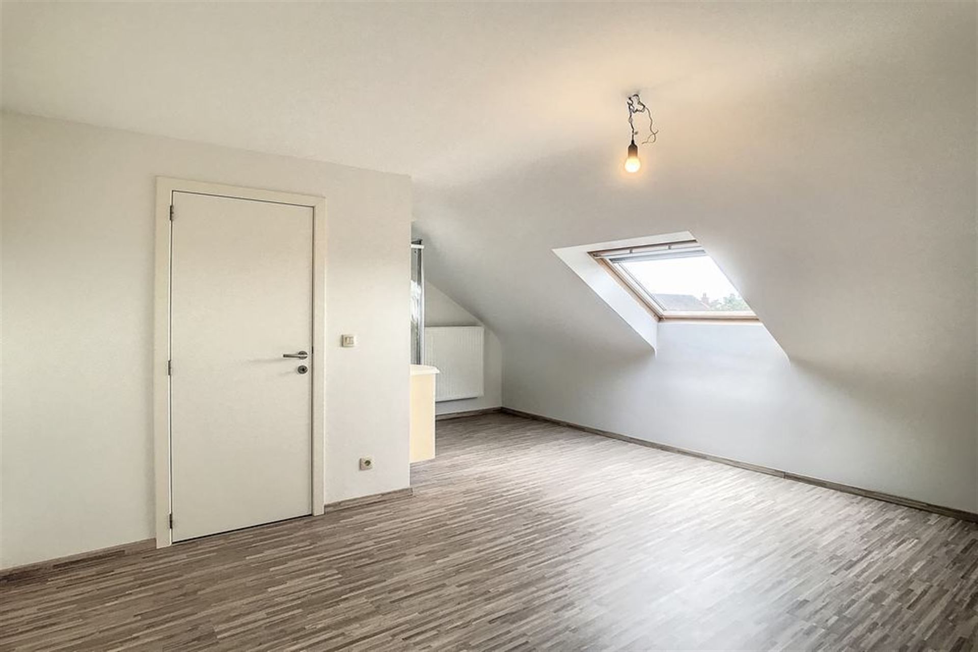 Moderne Halfopen Bebouwing met 5 Slaapkamers  foto 25