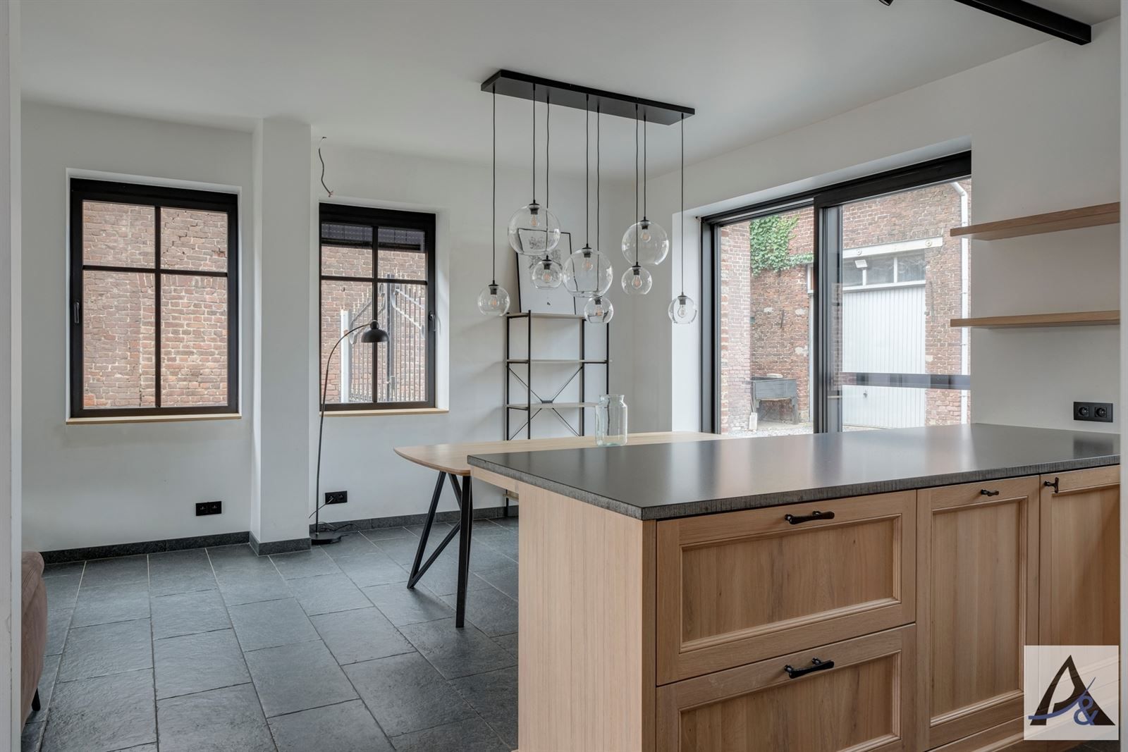 Totaal gerenoveerde, instapklare gezinswoning te koop in het hart van Munsterbilzen! foto 16