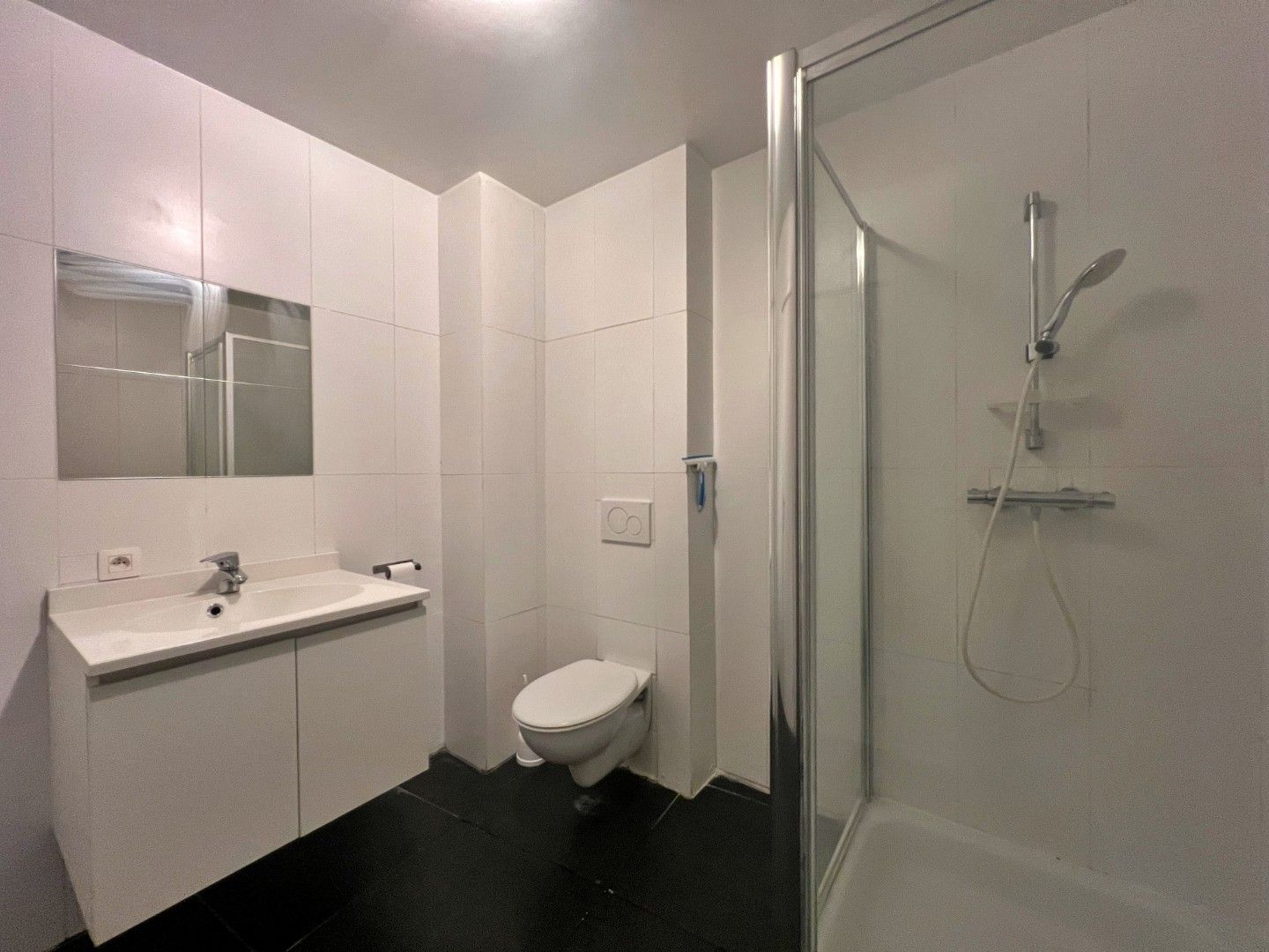 2-slaapkamer appartement met 2 overdekte staanplaatsen foto 15